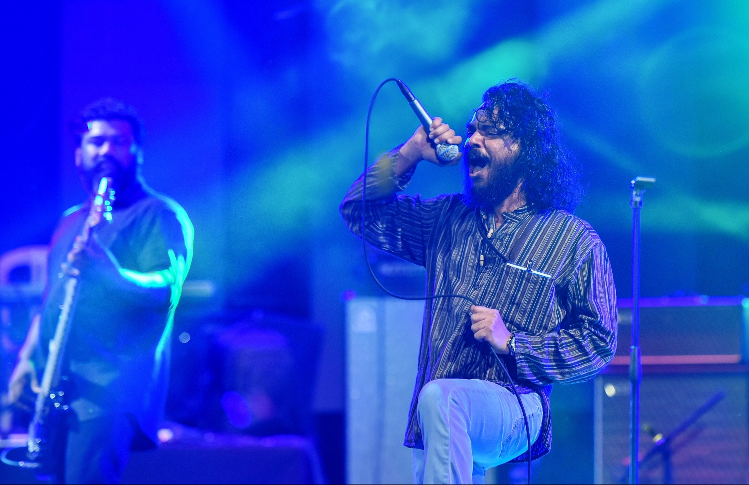 މާލެ: ޖުލައި 28، 2019- މި އަހަރުގެ މިނިވަން ދުވަހުގެ މުނާސަބަތުގައި "ދިވެހި ފަންނާނުންގެ މިއުޒިކީ އީދު" ގެ ނަމުގައި ކާނިވާ ސަރަހައްދުގައި ބޭއްވި މިއުޒިކް ޝޯގެ ތެރެއިން.---ފޮޓޯ: ހުސައިން ވަހީދު/މިހާރު