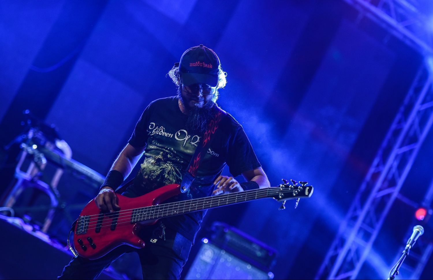 މާލެ: ޖުލައި 28، 2019- މި އަހަރުގެ މިނިވަން ދުވަހުގެ މުނާސަބަތުގައި "ދިވެހި ފަންނާނުންގެ މިއުޒިކީ އީދު" ގެ ނަމުގައި ކާނިވާ ސަރަހައްދުގައި ބޭއްވި މިއުޒިކް ޝޯގެ ތެރެއިން.---ފޮޓޯ: ހުސައިން ވަހީދު/މިހާރު