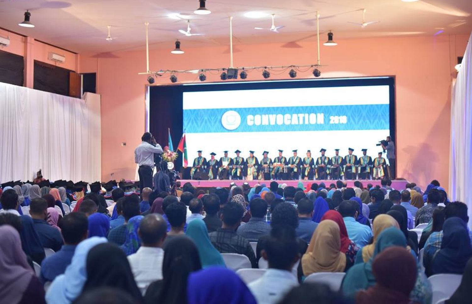 މައި ކޮލެޖުގެ މިދިޔަ އަހަރުގެ ދަސްވެނިވުމުގެ ތެރެއިން.-- ފޮޓޯ: މައި ކޮލެޖު