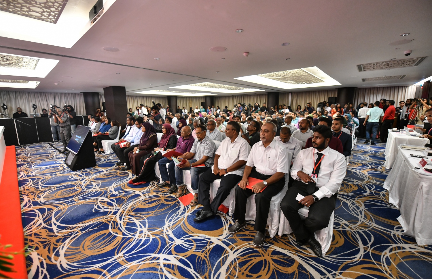 މާލެ: ޖުލައި 30، 2019- ބޭންކް އޮފް މޯލްޑިވްސް (ބީއެމްއެލް)ގެ އަހަރީ އާންމު ޖަލްސާގެ ތެރެއިން.---ފޮޓޯ: ހުސެއިން ވަހީދު/ މިހާރު