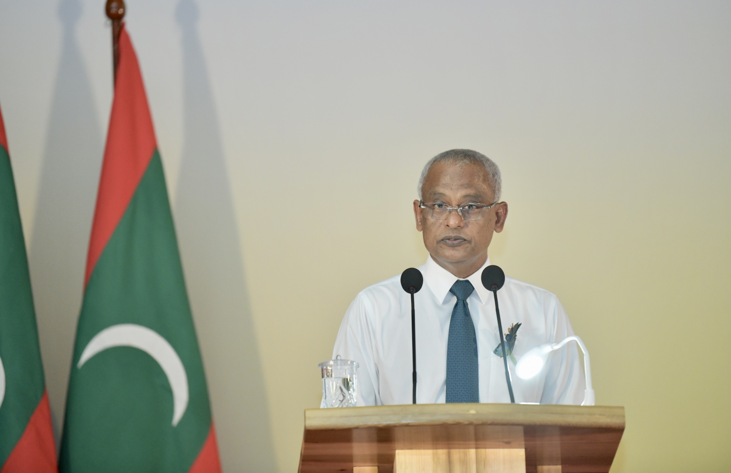 ބ. އޭދަފުށި: ޖުލައި 30، 2019: ބ. އޭދަފުށީގައި ހުންނަ އެ އަތޮޅު ހޮސްޕިޓަލަށް 50 އަހަރުފުރުން ފާހަގަކުރަން ބޭއްވި ރަސްމިއްޔާތެއްގައި ރައީސް އިބްރާހިމް މުހައްމަދު ސޯލިހް، ވާހަކަ ދައްކަވަނީ- ފޮޓޯ: ރައީސް އޮފީސް