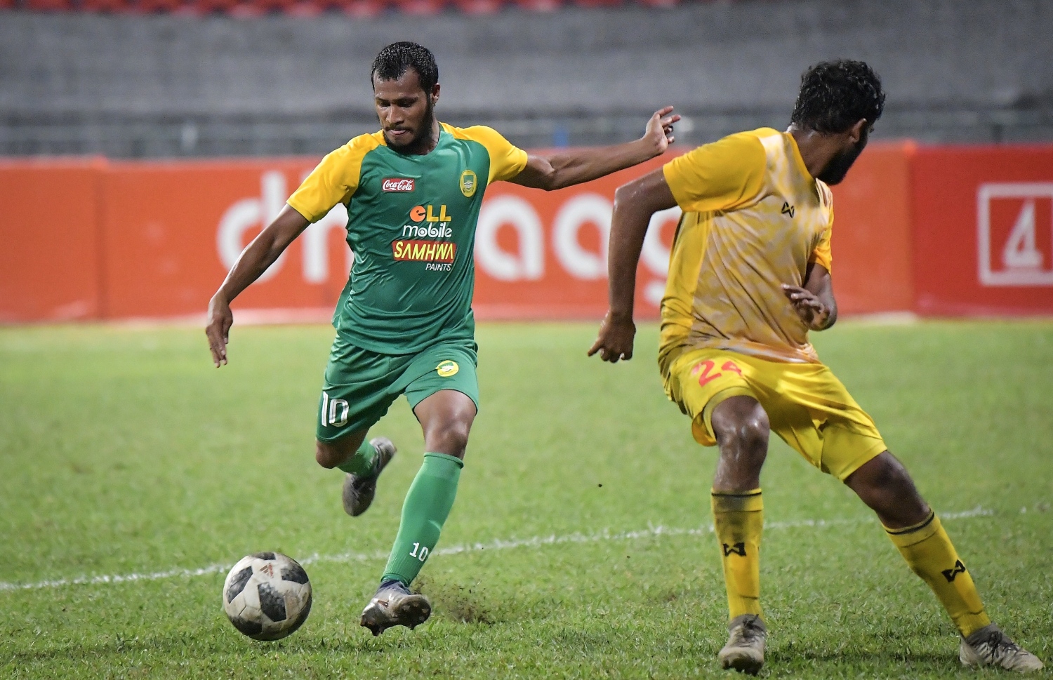 ވިކްޓްރީ ކުޅުންތެރިއަކު ކައިރިން މާޒިޔާގެ ހަމްޕު (ވ) ބޯޅަ ފޮނުވާލަނީ. -- ފޮޓޯ: ނިޝާން އަލީ/ މިހާރު