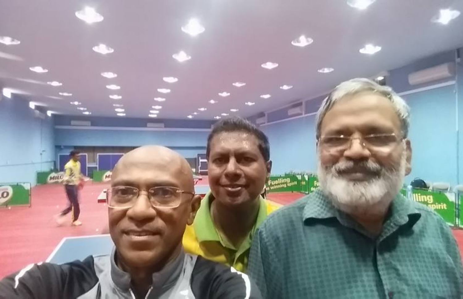 ސައްޔިދު ހަސަން (ކ) އަވަހާރަވުމުގެ ދުވަސްކޮޅެއް ކުރިން ޓީޓީ ހޯލުގައި އޭނާގެ ކުރީގެ ޑަބަލްސް ޕާޓްނަރު ސީވީޑް އަހުމަދު ލަތީފް (ވ) އާއި ތާޅަފިލި އަލިބެއާ އެކު.