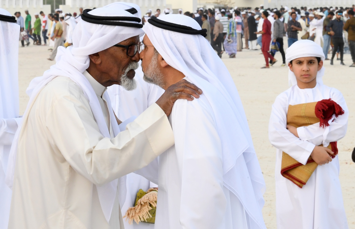 ދުނިޔޭގެ އެކި ގައުމުތަކުގައި އީދު ނަމާދު ކުރުން