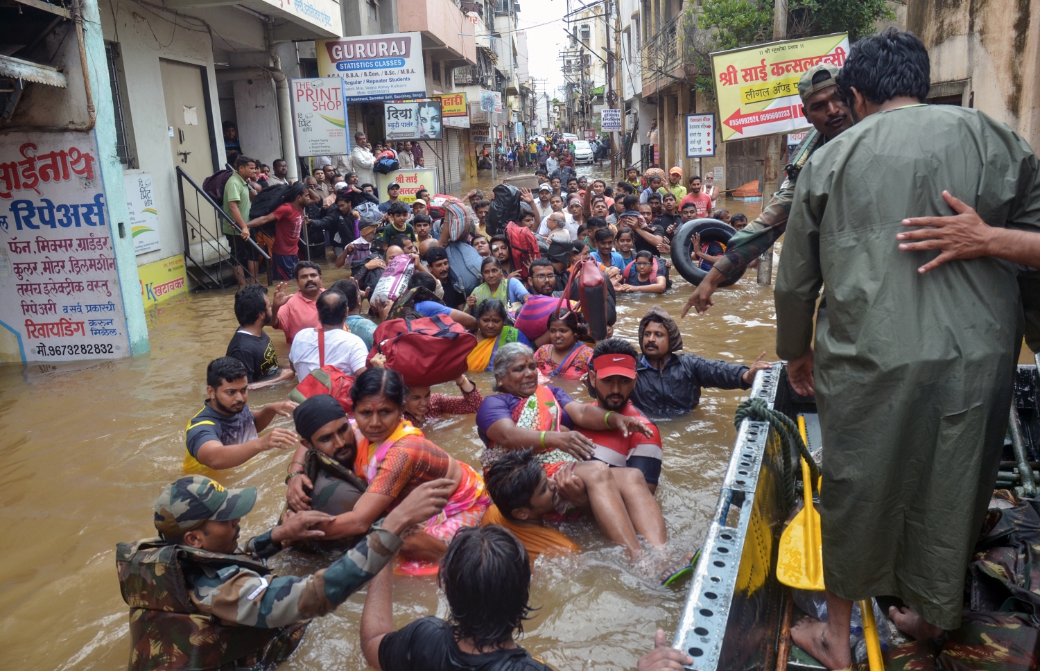 އިންޑިއާ އަށް ވިއްސާރަކޮށް ފެންބޮޑުވުން