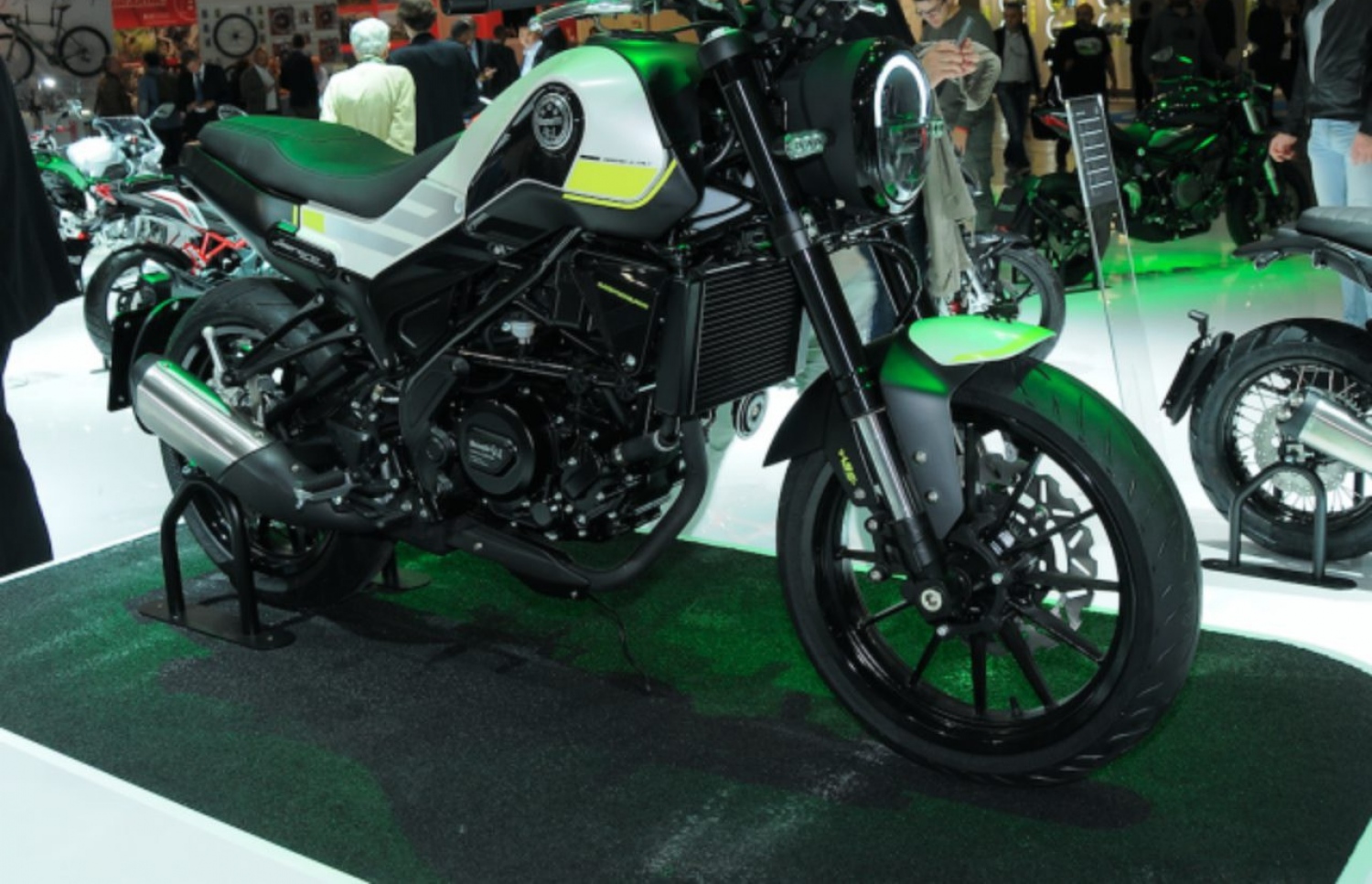 މި ޕްރޮމޯޝަނުގައި އެއްވަނަ އިނާމަކަށް ހުށަހަޅާފައިވާ ލިއޮންސީނޯ 250 ސީސީ ސައިކަލެއް-- ފޮޓޯ: ލޮޓަސް