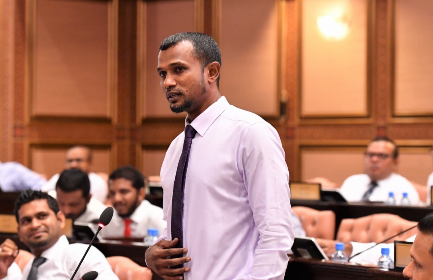 މަހިބަދޫ ދާއިރާގެ މެމްބަރު ތޯރިގް: އޭނާ ވަނީ ޖޭއެސްސީއަށް ވަރަށް ބޮޑަށް ފާޑު ވިދާޅުވެފައި-- ފޮޓޯ: މަޖިލިސް