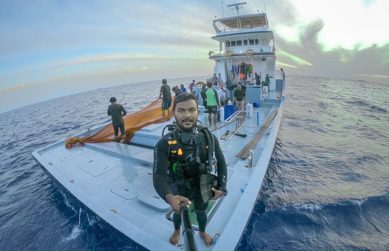 ސީސަންދޯނީގައި ސާޖިން. މަސްވެރިކަމަކީ ޒުވާނުންނަށް ފުރުސަތު އޮތް ދާއިރާއެއް ކަން އޭނާ އަންނަނީ ސާބިތުކޮށްދެމުން.