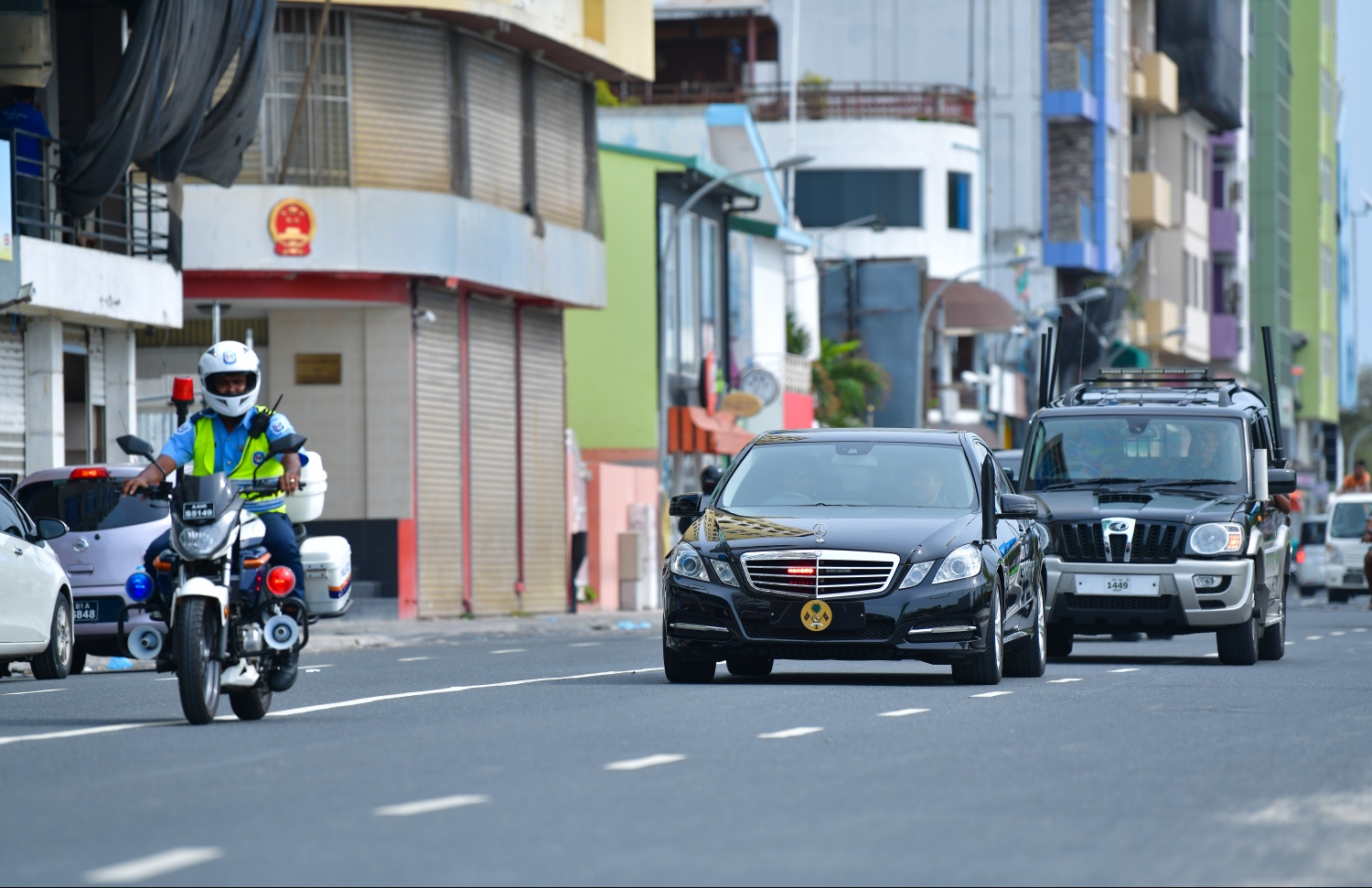 ރައީސްގެ މޮޓޯކޭޑް ދަތުރުކުރަނީ.-- ފޮޓޯ: ހުސެއިން ވަހީދު/ މިހާރު