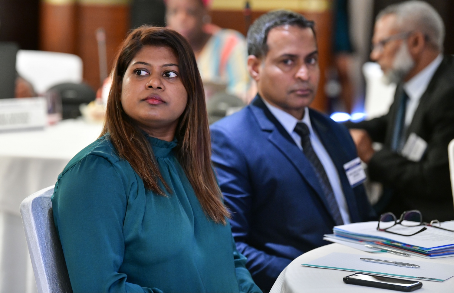 މާލެ: އޮގަސްޓް 24، 2019: ޖުޑީޝަލް އެކްސްޗޭންޖް އޮން އަލްޓަނޭޓިވް ޑިސްޕިއުޓް ރިޒޮލިއުޝަން ކޮންފަރެންސްގެ ނަމުގައި ބޭރުގެ ފަރާތްތަކުން ރާއްޖޭގައި ކުރިއަށް ގެންދާ ކޮންފަރެންސް ހުޅުވުމުގެ ރަސްމިއްޔާތުގައި ބައެއް ބޭފުޅުން ބައިވެރިޑައިގަންނަވަނީ.-- ފޮޓޯ: ނިޝާން އަލީ /މިހާރު