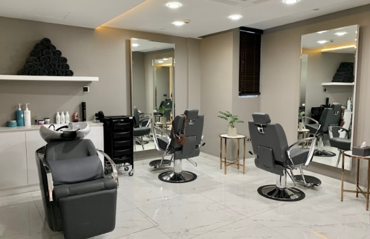 ކޮކޯ ޝިކްގެ ފުރަތަމަ ފްލޯ ހާއްސަކޮށްފައިވަނީ ހެއާ ސެލޫނަށް-- ފޮޓޯ: ކޮކޯ ޝީކް