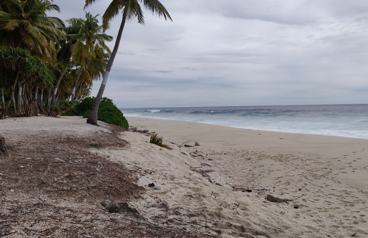 ފުވައްމުލަކު އުތުރު ފަރާތު ސަރަހައްދުން ގިރަނީ: ރަށް ގިރުމުގެ މައްސަލަ ދިމާވާތާ 10 ވަރަކަށް އަހަރު ވެއްޖެ.- ފޮޓޯ: އާސިމާ ނިޒާރު/މިހާރު