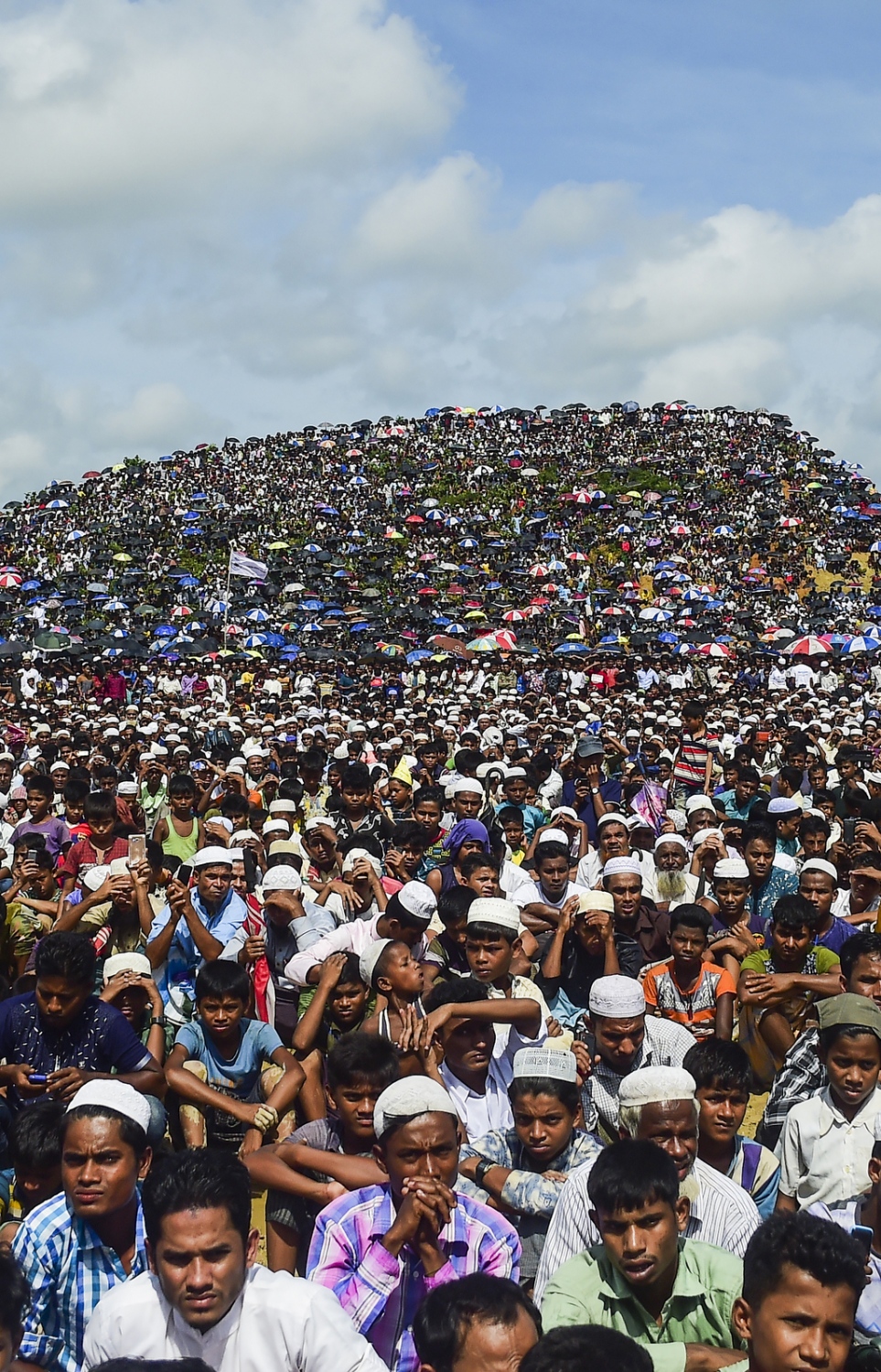 ކޮކްސް ބާޒާރު: އޮގަސްޓް 25، 2019: މިއަންމާގެ ރޮހިންޖާ މުސްލިމުން ބަންގްލަދޭޝްގައި މިއަދު ބޭއްވި ބޮޑު އެއްވުން. --ފޮޓޯ:އޭއެފްޕީ