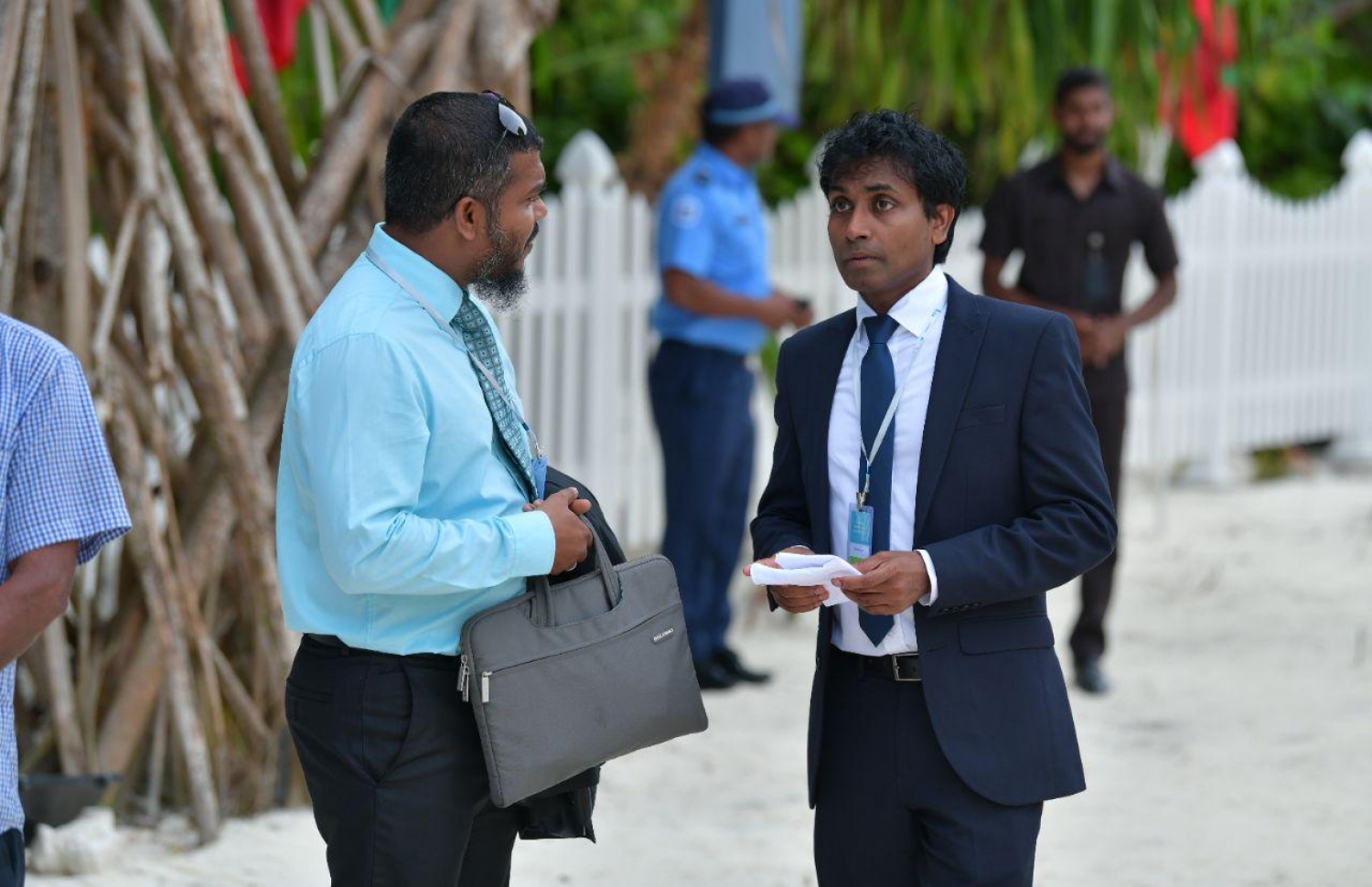 އއ. އުކުޅަސް: އޮގަސްޓްް 26، 2019: އިނގިރޭސިވިލާތުގެ ބްރެޑްފޯޑް ޔުނިވާސިޓީން އިންތިޒާމްކޮށްގެން އއ. އުކުޅަހުގައި ބާއްވާ ސައިންސްވެރިންގެ ބައިނަލްއަގުވާމީ ކޮންފަރެންސާއި އުގައިލް ފައުންޑޭޝަނުން ބާއްވާ ޓެކްފެއާ ހުޅުވުމަށް ބޭއްވި ރަސްމިއްޔާތުގައި ބައިވެރިވެ ވަޑައިގަތުމަށް ޕްރޮފެސަރު ހަސަން އުގައިލް އުކުޅަހުގައި.-- ފޮޓޯ: ހުސެން ވަހީދު /މިހާރު