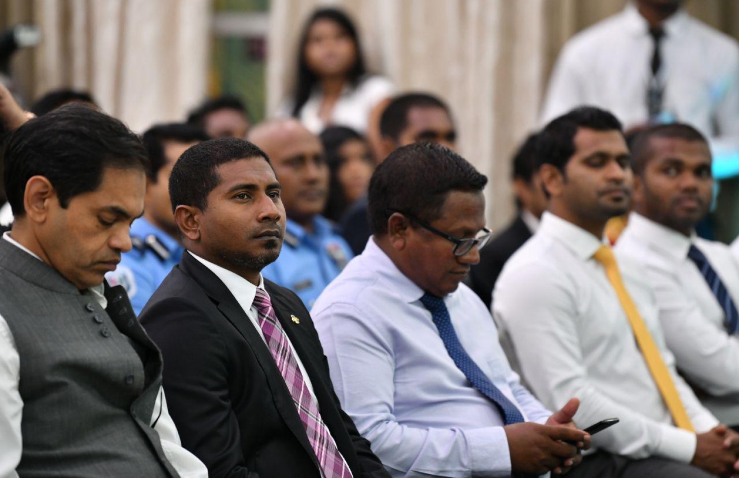 އއ. އުކުޅަސް: އޮގަސްޓްް 26، 2019: އިނގިރޭސިވިލާތުގެ ބްރެޑްފޯޑް ޔުނިވާސިޓީން އިންތިޒާމްކޮށްގެން އއ. އުކުޅަހުގައި ބާއްވާ ސައިންސްވެރިންގެ ބައިނަލްއަގުވާމީ ކޮންފަރެންސާއި އުގައިލް ފައުންޑޭޝަނުން ބާއްވާ ޓެކްފެއާ ހުޅުވުމަށް ބޭއްވި ރަސްމިއްޔާތުގައި ޔޫތު މިނިސްޓަރު އަހުމަދު މަހުލޫފު(ވ-2) ބައިވެރިވެ ވަޑައިގަންނަވަނީ.-- ފޮޓޯ: ހުސެން ވަހީދު /މިހާރު