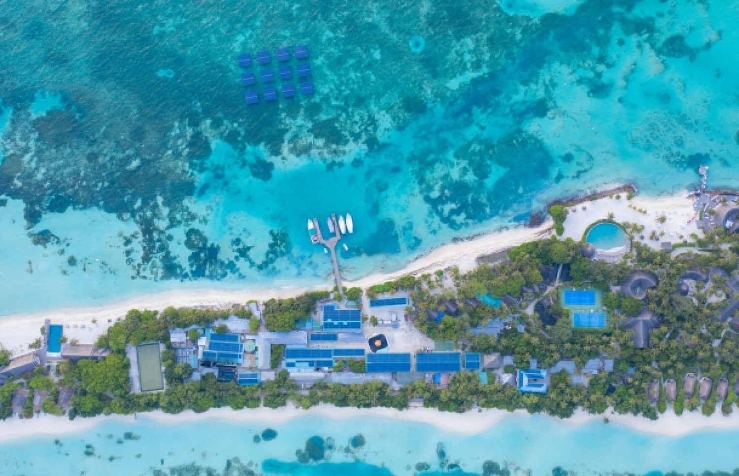 ފްލޯޓިން ސޯލާ ޕަވަ ސިސްޓަމްގެ އިތުރުން އިތުރު ސޯލާ ސިސްޓަމް ވެސް މި ރިސޯޓުގައި ވަނީ ބަހައްޓާފައި-- ފޮޓޯ: ލަކްސް