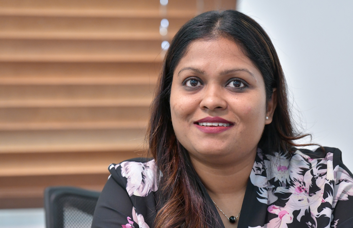 ލީނާ ހިމެނިވަޑައިގަންނަވަނީ ގައުމަށް ނަމޫނާ އަންހެނުންގެ ތެރޭގައި. --ފޮޓޯ: ނިޝާން އަލީ/މިހާރު