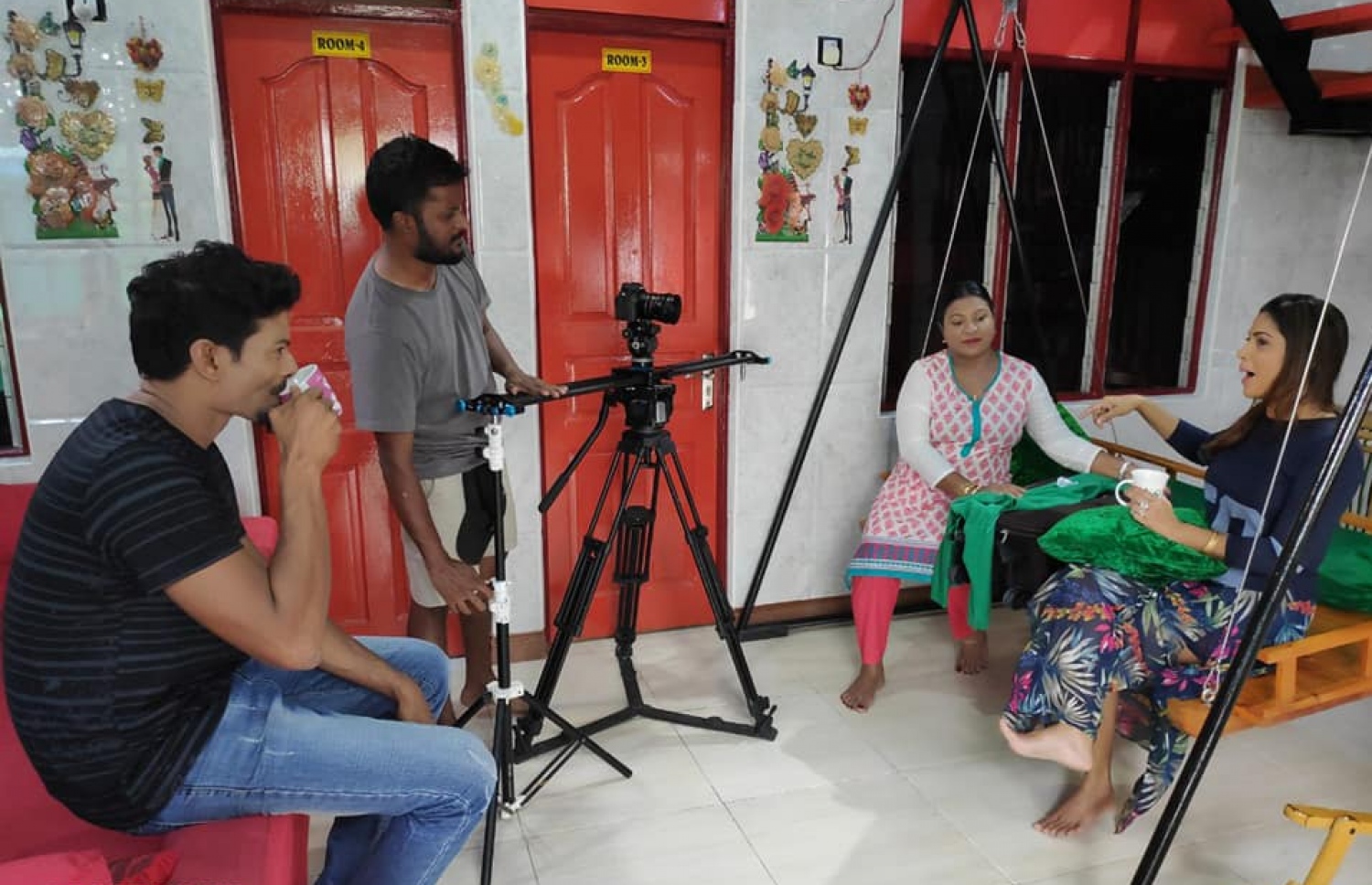 "އަނދިރިކަން" ގެ ޝޫޓިންގެ ތެރެއިން.