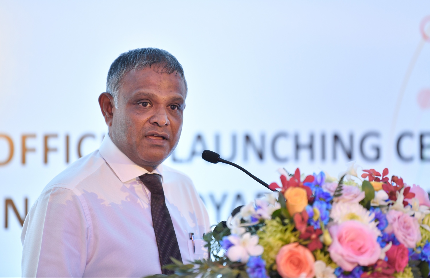 ޒުވާނުންނާ ގުޅޭ ބޮޑު ޕްރޮޖެކްޓް ފެށުމަށް ހޮޓެލް ޖެންގައި މިއަދު ބޭއްވި ރަސްމިއްޔާތުގައި ހަޔަ އެޑިއުކޭޝަން މިނިސްޓަރު ޑރ. އިބްރާހިމް ހަސަން ވާހަކަދައްކަވަނީ.-- ފޮޓޯ: ހުސެއިން ވަހީދު/ މިހާރު