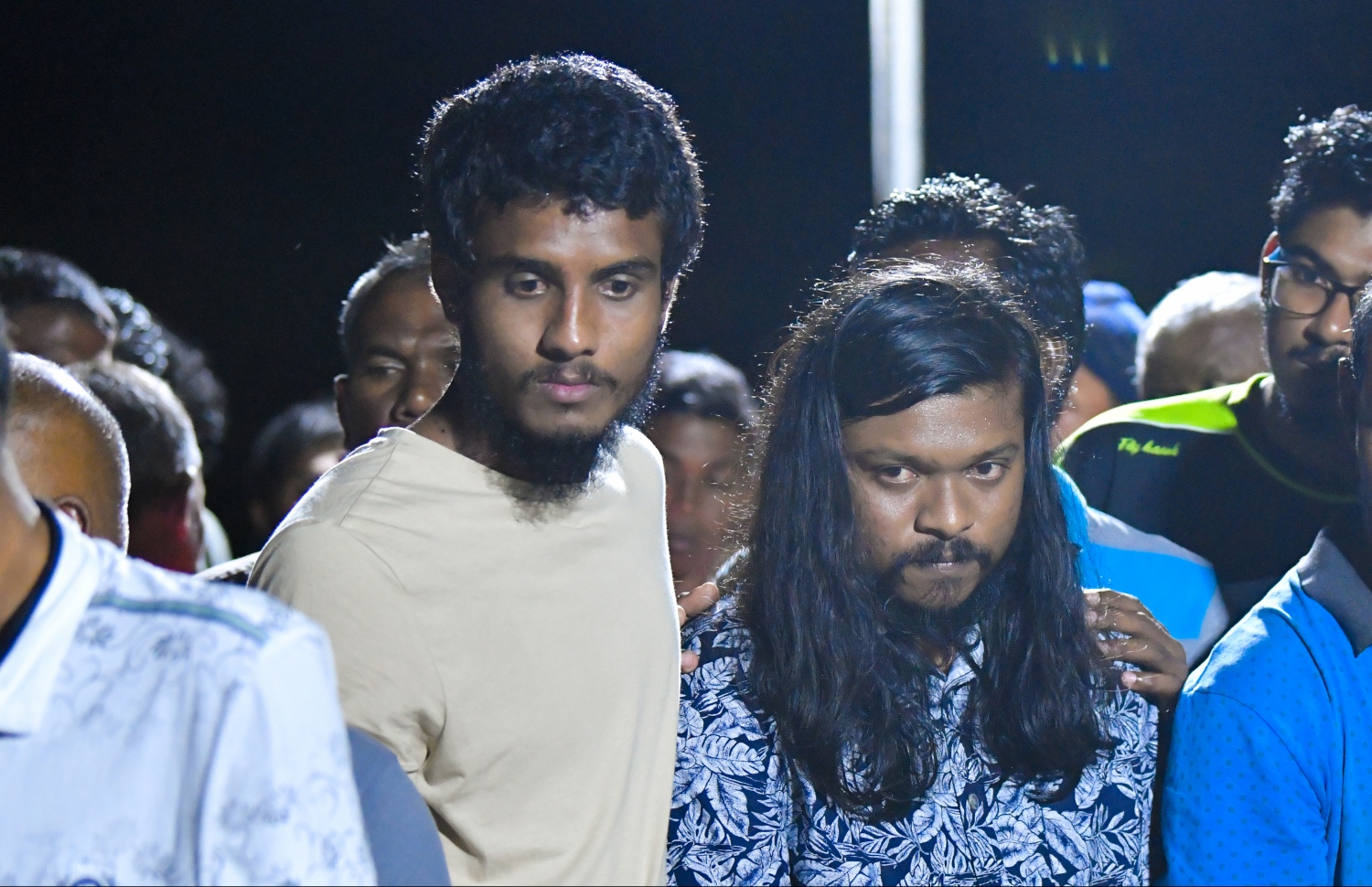 އާއިލާ މެމްބަރުންގެ ޖަނާޒާގެ ތެރެއިން އިއްބެ (ވ). -- ފޮޓޯ: ހުސެއިން ވަހީދު/ މިހާރު