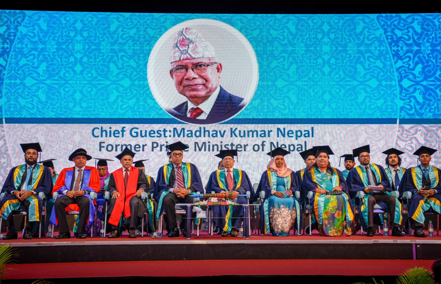 މައި ކޮލެޖުގެ ދަސްވެނިވުމުގެ ރަސްމިއްޔާތުގެ ތެރެއިން -- ފޮޓޯ: އަހުމަދު އިކްލީލް/ މައި ކޮލެޖު