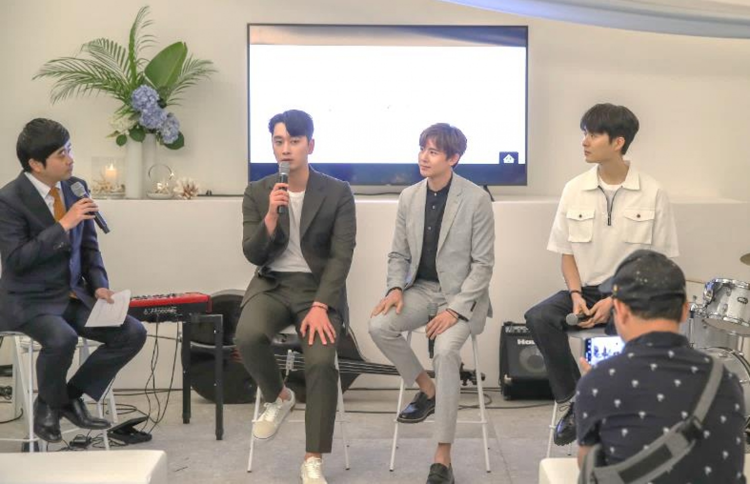 ސައުތު ކޮރެއާއިން ރާއްޖެއަށް އައި ސެލެބްރިޓީންގެ ޓީމް--ފޮޓޯ:އެމްއެމްޕީއާރްސީ