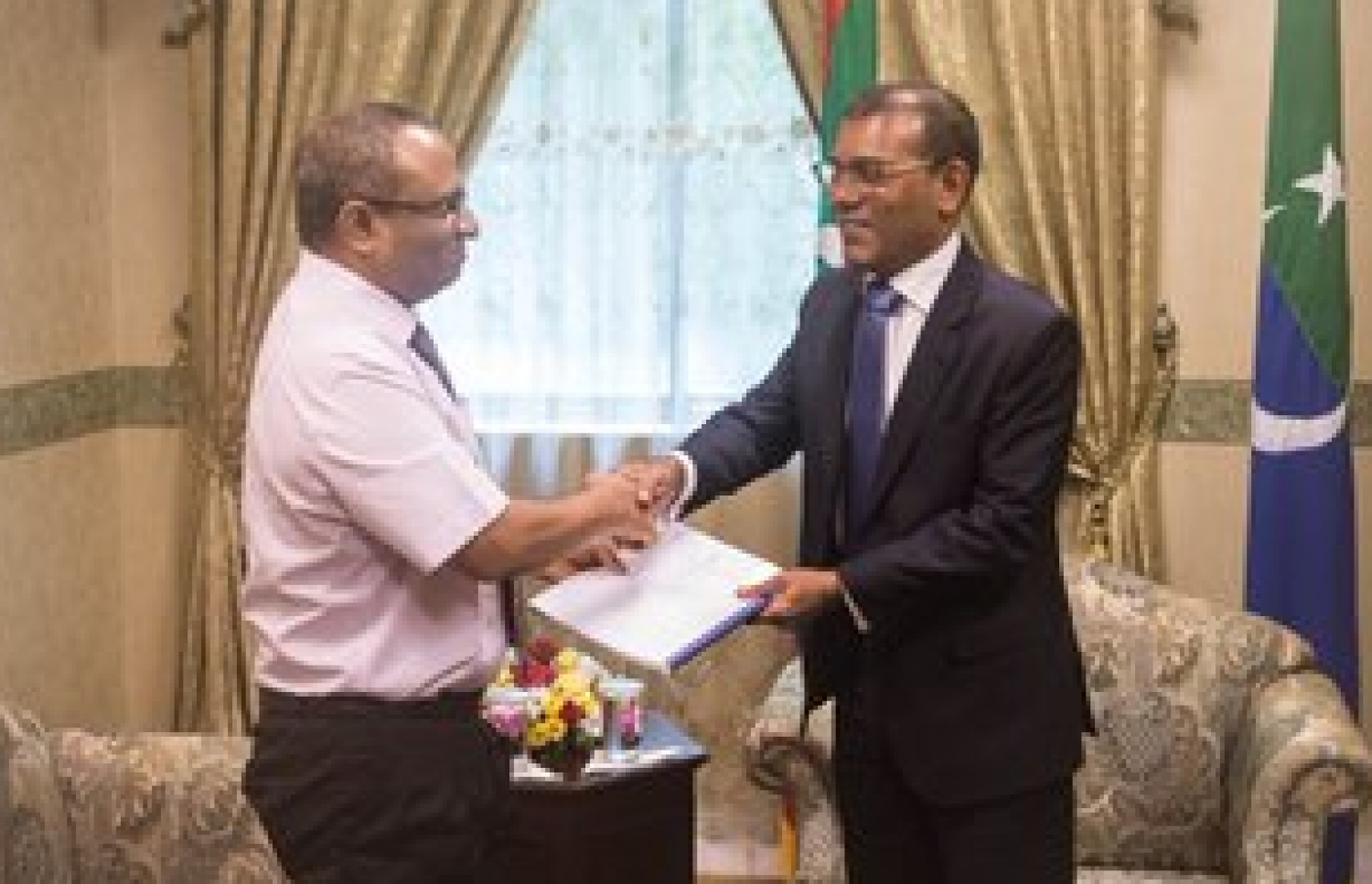 ރިލްވާނާ ގުޅޭ ތަހުގީގު ރިޕޯޓު، ސުއޫދު، މަޖިލިހުގެ ރައީސްއާ ހަވާލު ކުރައްވަނީ.