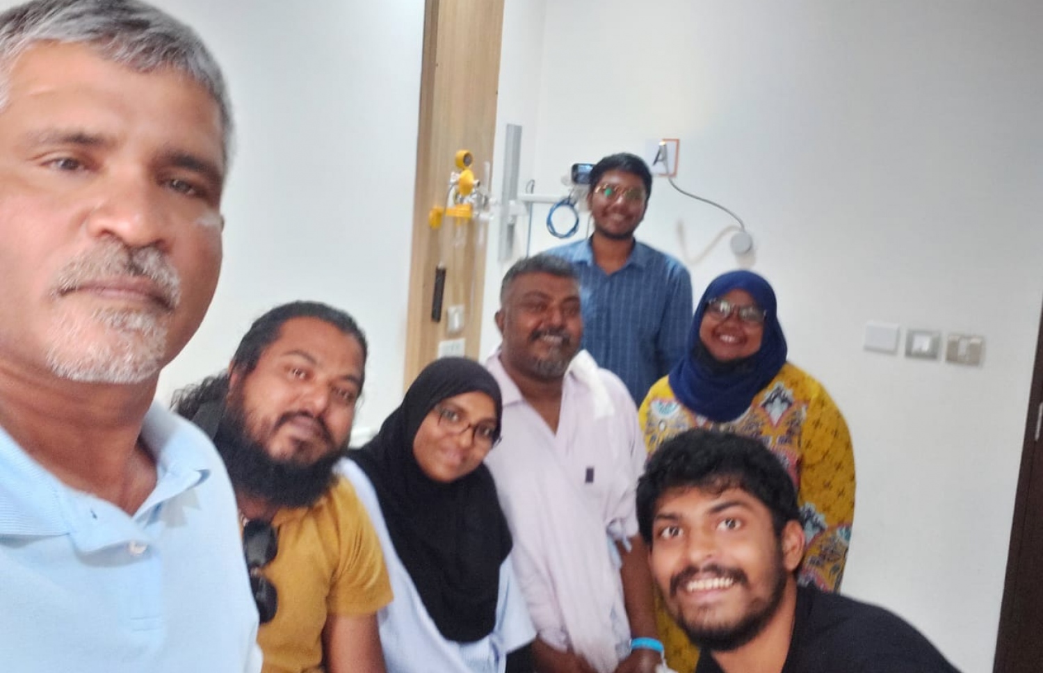 ނާޒިމާއި މަރިޔަމް (މެދުގައި) އާއިލާގެ ބައެއް މެމްބަރުންނާ އެކު