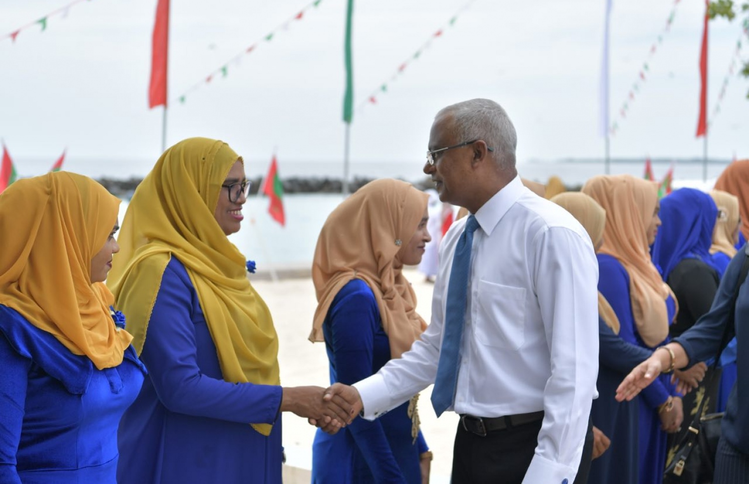 ނ. މިލަދޫ: ސެޕްޓެމްބަރު 5، 2019: ނ. މިލަދޫ ހިދާޔާ ސްކޫލުގެ ރަން ޔޫބީލް ފާހަގަކުރަން އެ ރަށުގައި ބޭއްވި ރަސްމިއްޔާތެއް ޝަރަފުވެރިކޮށްދެއްވުމަށް އެ ރަށަށް ރައީސް އިބްރާހިމް މުހައްމަދު ސޯލިހު ވަޑައިގަތުމުން އެމަނިކުފާނަށް މަރުހަބާ ދަންނަވަނީ.-- ފޮޓޯ: ރައީސް އޮފީސް