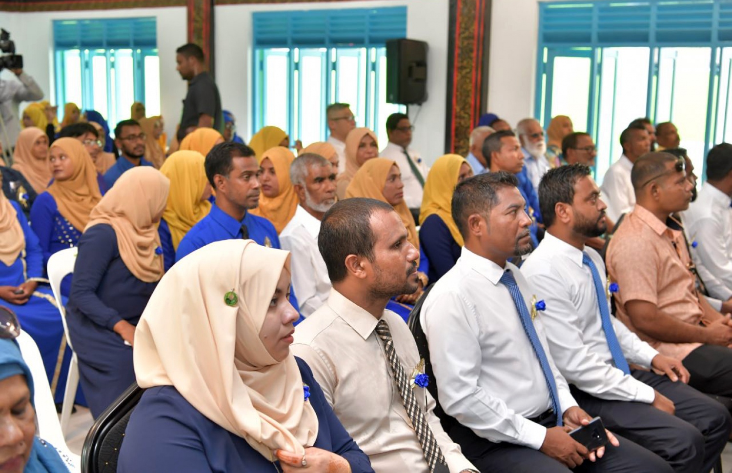 ނ. މިލަދޫ: ސެޕްޓެމްބަރު 5، 2019: ނ. މިލަދޫ ހިދާޔާ ސްކޫލުގެ ރަން ޔޫބީލް ފާހަގަކުރަން  ބޭއްވި ރަސްމިއްޔާތުގައި ޓީޗަރުންތަކެއް ބައިވެރިވަނީ.-- ފޮޓޯ: ރައީސް އޮފީސް