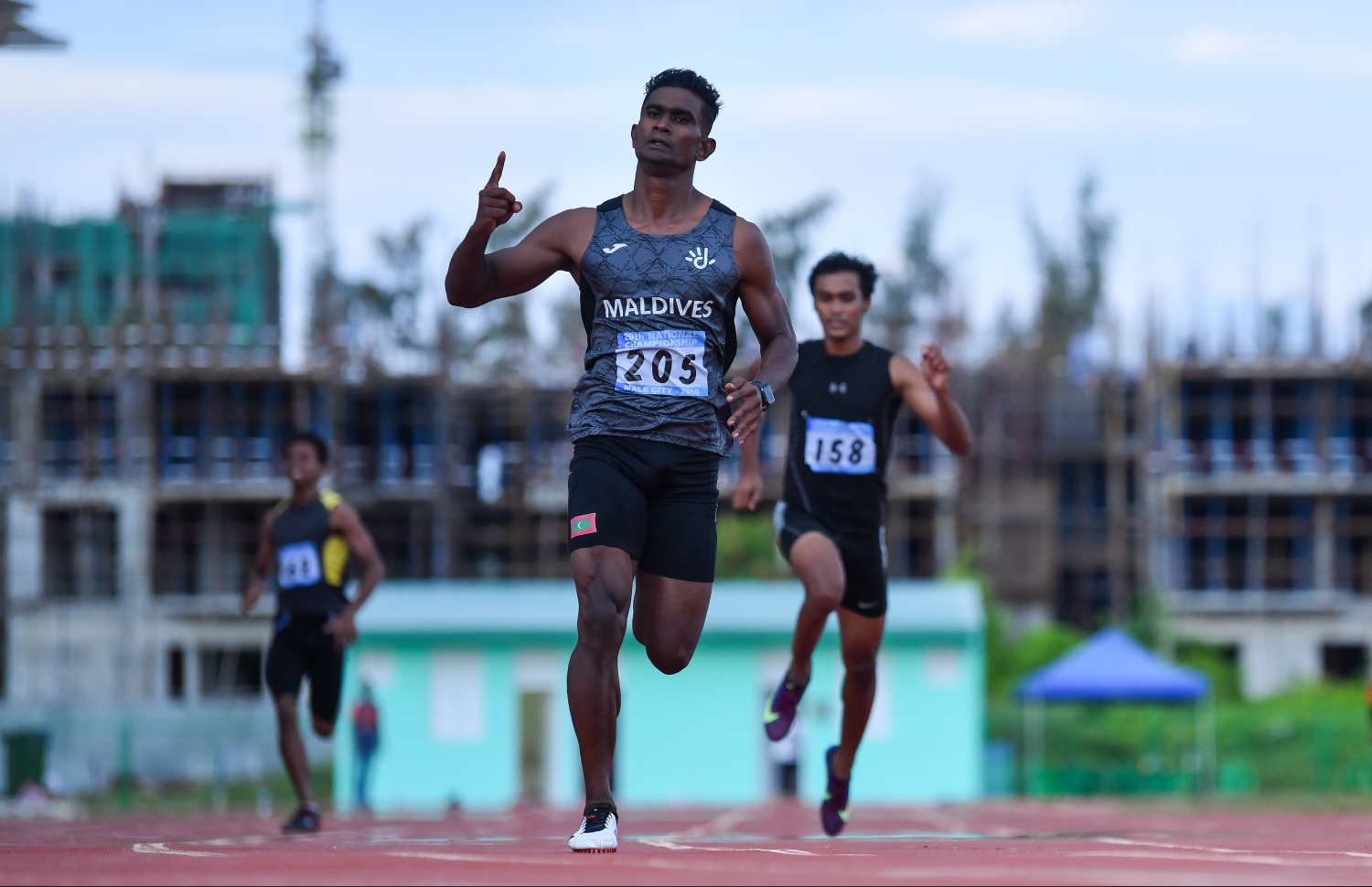 ސާއިދު އިއްޔެ 200 މީޓަރު ރޭހުގައި ދުވަނީ. --ފޮޓޯ: ހުސެއިން ވަހީދު/ މިހާރު