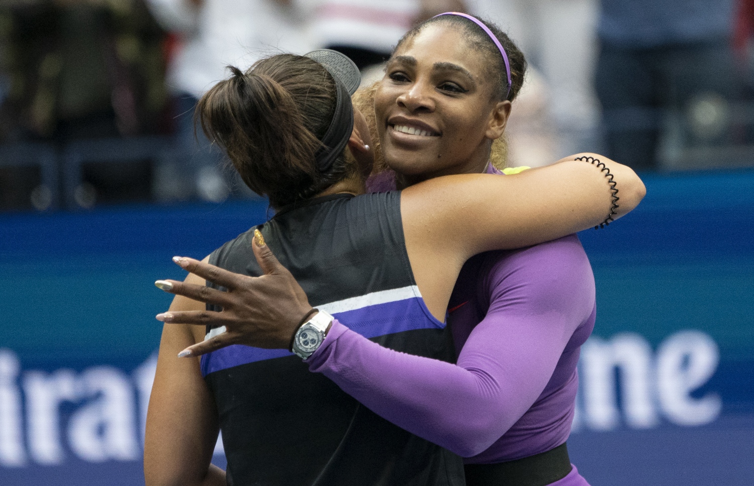 އިއްޔެގެ މެޗަށް ފަހު ބިއަންކާ (ވ) އާއި ސެރީނާ ބައްދާލައިގެން. -- ފޮޓޯ: އޭއެފްޕީ