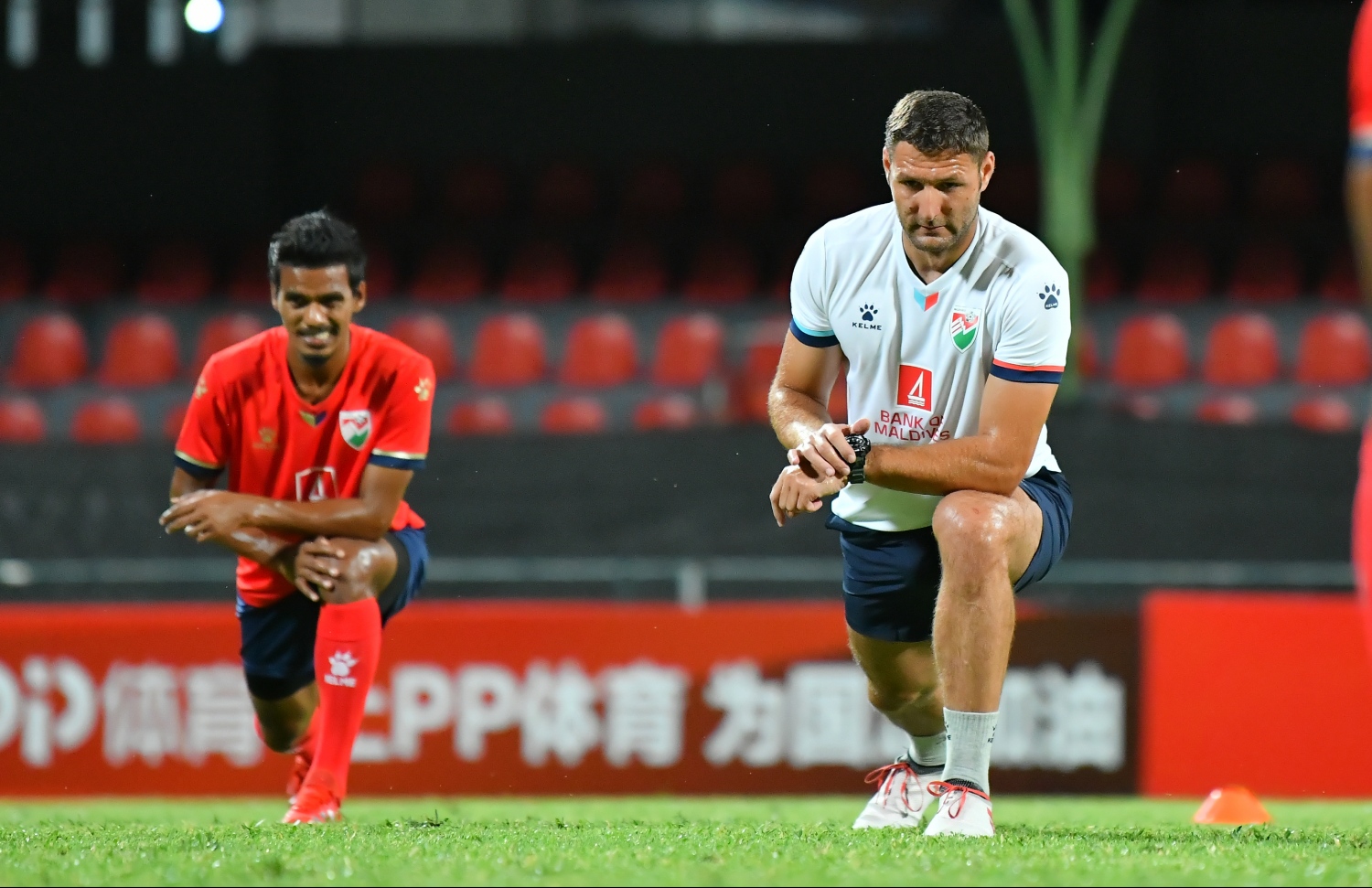 މާލެ: ސެޕްޓެމްބަރު 9، 2019: ވޯލްޑް ކަޕް ކޮލިފައިންގައި ދިވެހިރާއްޖެއާޢި ޗައިނާ ވާދަކުރާ މެޗުގެ ޕްރެކްޓިސް ފެށުން.-- ފޮޓޯ: ހުސައިން ވަހީދު /މިހާރު