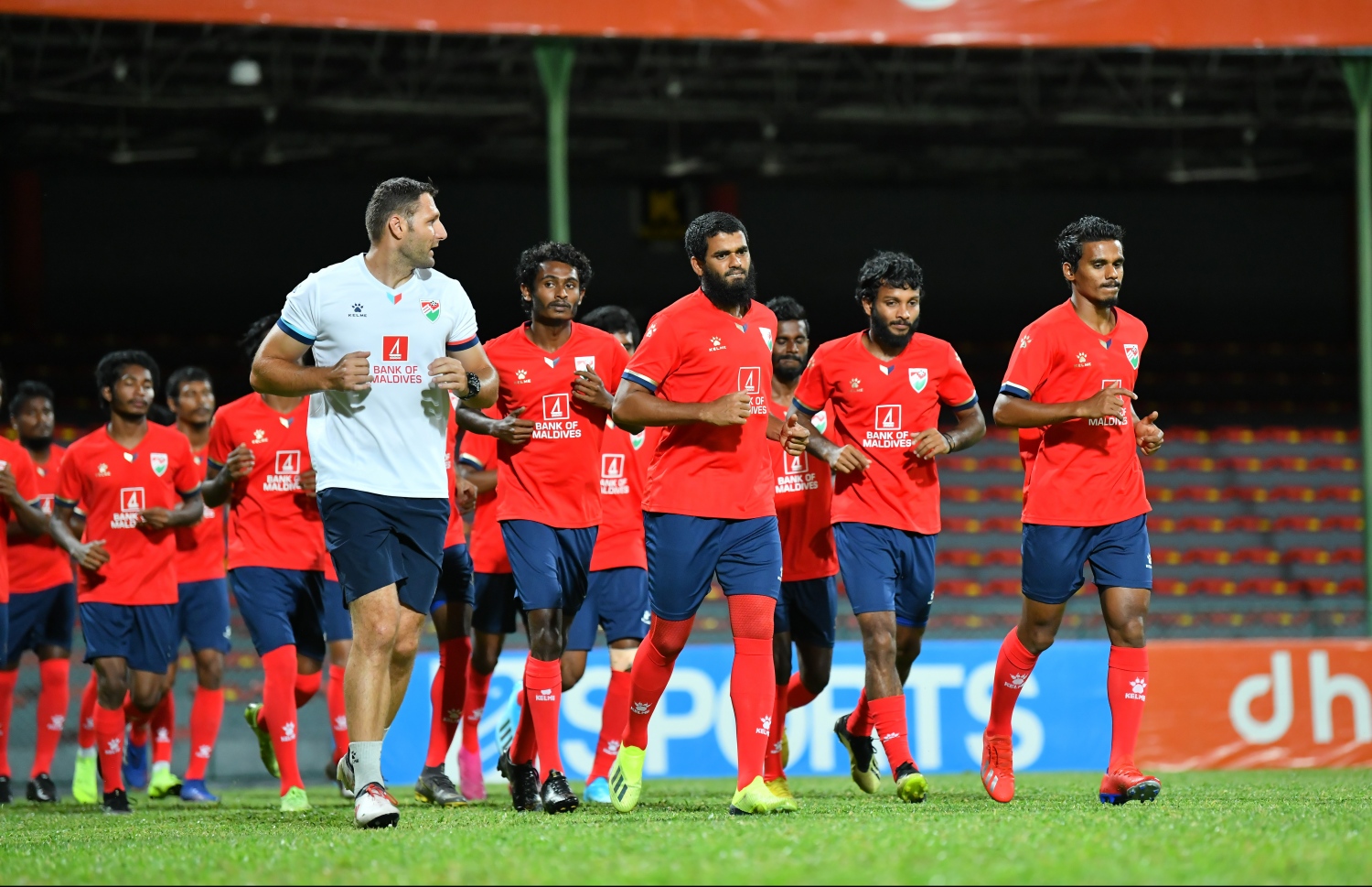 މާލެ: ސެޕްޓެމްބަރު 9، 2019: ވޯލްޑް ކަޕް ކޮލިފައިންގައި ދިވެހިރާއްޖެއާޢި ޗައިނާ ވާދަކުރާ މެޗުގެ ޕްރެކްޓިސް ފެށުން.-- ފޮޓޯ: ހުސައިން ވަހީދު /މިހާރު