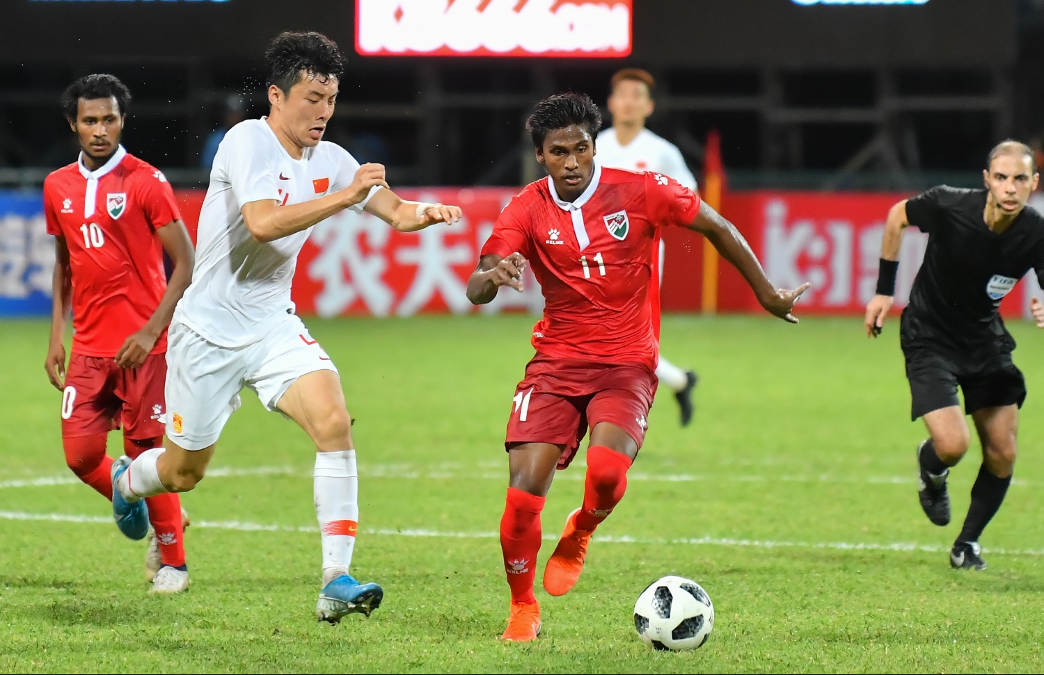 މާލެ: ސެޕްޓެމްބަރު 10، 2019: ވޯލްޑް ކަޕް ކޮލިފައިންގައި ދިވެހިރާއްޖެއާޢި ޗައިނާ ވާދަކުރި މެޗުގެ ތެރެއިން: މިމެޗު 5-0 އިން ކާމިޔާބުކުރީ ޗައިނާ.---ފޮޓޯ: ހުސައިން ވަހީދު /މިހާރު