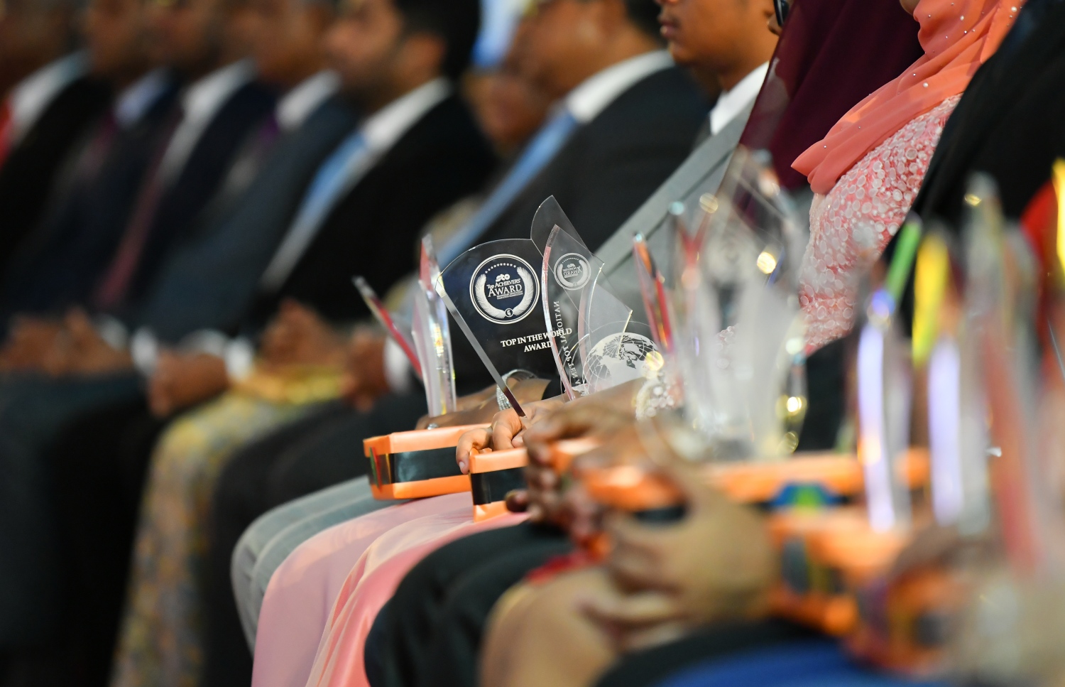 މާލެ: ސެޕްޓެމްބަރު 12، 2019: ސާނަވީ އިމްތިހާންގައި ބައިވެރިވެ ވަނަތައް ހޯދި ދަރިވަރުންނަށް އިނާމު ދިނުމަށް ދަރުބާރުގޭގައި ބޭއްވި ރަސްމިއްޔާތުގެ ތެރެއިން.---ފޮޓޯ: ހުސައިން ވަހީދު /މިހާރު