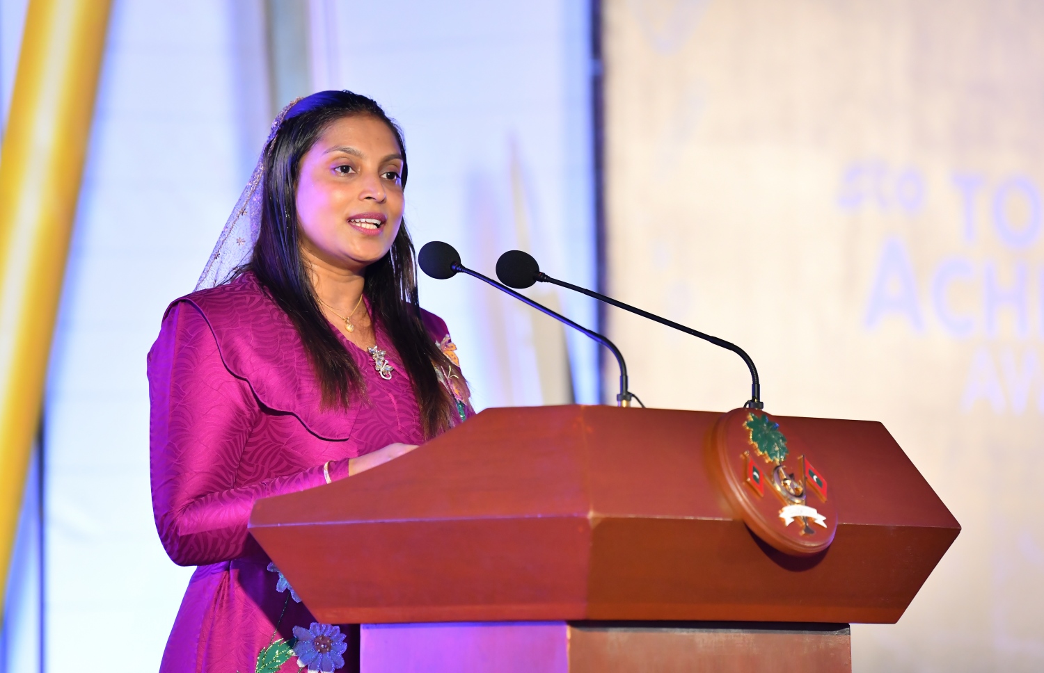 މާލެ: ސެޕްޓެމްބަރު 12، 2019: ސާނަވީ އިމްތިހާންގައި ބައިވެރިވެ ވަނަތައް ހޯދި ދަރިވަރުންނަށް އިނާމު ދިނުމަށް ދަރުބާރުގޭގައި ބޭއްވި ރަސްމިއްޔާތުގެ ތެރެއިން.---ފޮޓޯ: ހުސައިން ވަހީދު /މިހާރު