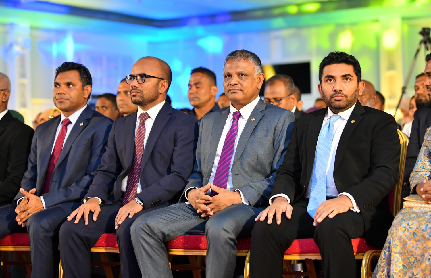 މާލެ: ސެޕްޓެމްބަރު 12، 2019: ސާނަވީ އިމްތިހާންގައި ބައިވެރިވެ ވަނަތައް ހޯދި ދަރިވަރުންނަށް އިނާމު ދިނުމަށް ދަރުބާރުގޭގައި ބޭއްވި ރަސްމިއްޔާތުގެ ތެރެއިން.---ފޮޓޯ: ހުސައިން ވަހީދު /މިހާރު