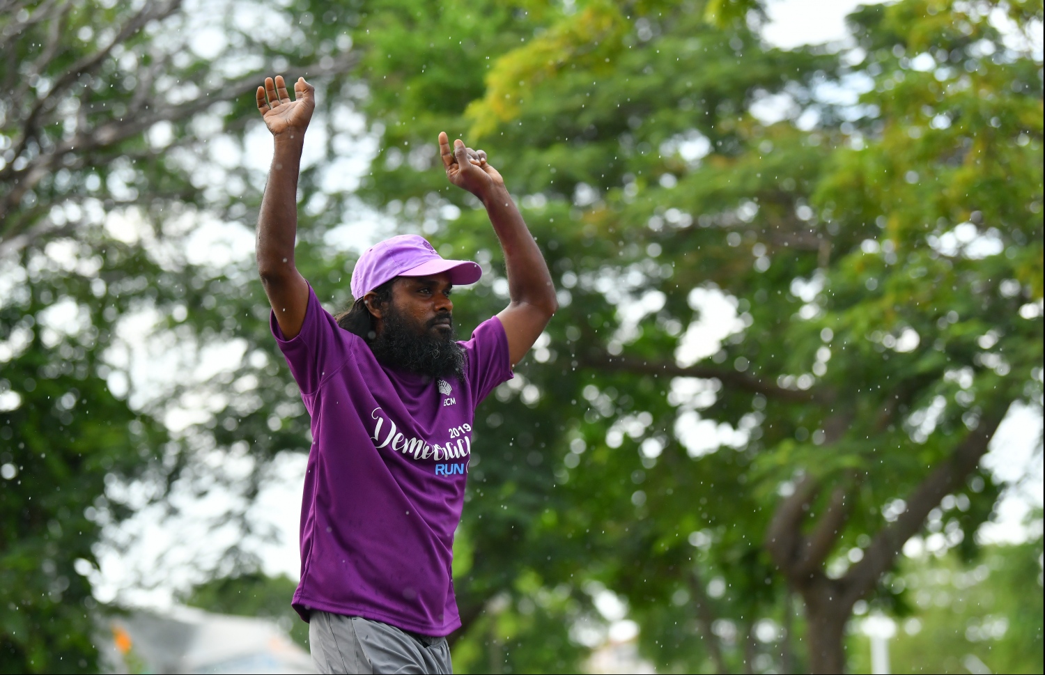 ހުޅުމާލެ: ސެޕްޓެމްބަރު 14، 2019: ބައިނަލްއަގުވާމީ ޑިމޮކްރަސީ ދުވަސް ފާހަގަކުރުމުގެ ގޮތުން އިލެކްޝަންސް ކޮމިޝަނުން އިންތިޒާމުކޮށްގެން ބޭއްވި "ޑިމޮކްރަސީ ރަން 2019"ގެ ތެރެއިން.---ފޮޓޯ: ހުސައިން ވަހީދު /މިހާރު