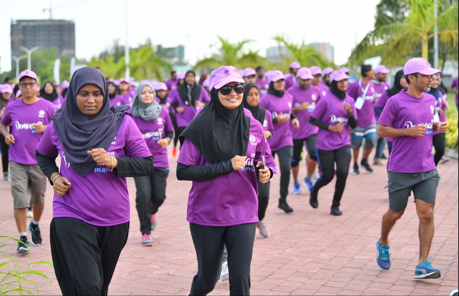 ހުޅުމާލެ: ސެޕްޓެމްބަރު 14، 2019: ބައިނަލްއަގުވާމީ ޑިމޮކްރަސީ ދުވަސް ފާހަގަކުރުމުގެ ގޮތުން އިލެކްޝަންސް ކޮމިޝަނުން އިންތިޒާމުކޮށްގެން ބޭއްވި "ޑިމޮކްރަސީ ރަން 2019"ގެ ތެރެއިން.---ފޮޓޯ: ހުސައިން ވަހީދު /މިހާރު