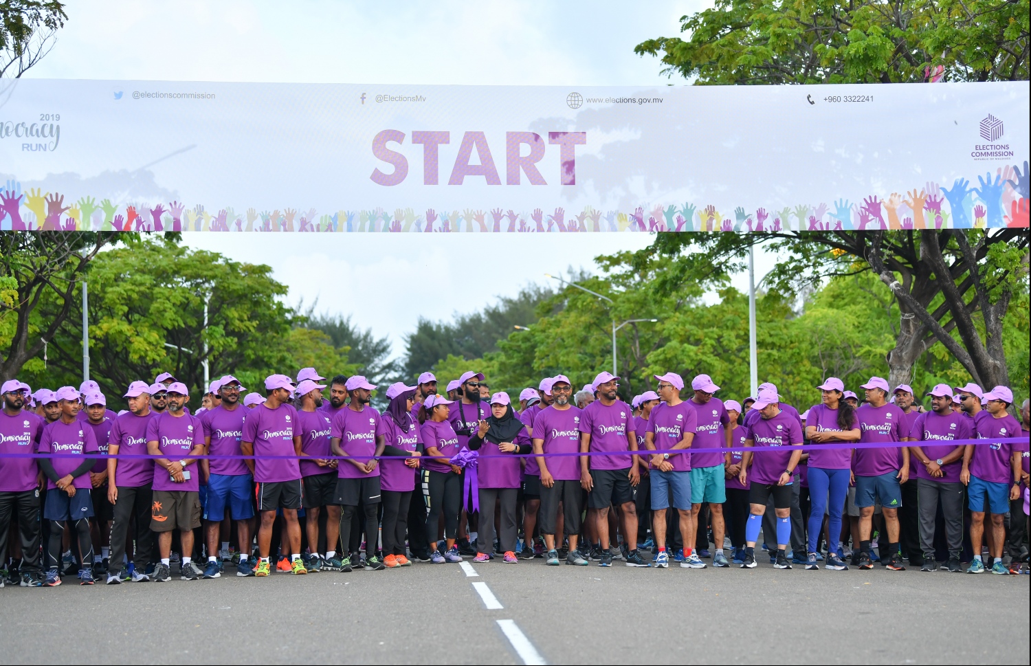 ހުޅުމާލެ: ސެޕްޓެމްބަރު 14، 2019: ބައިނަލްއަގުވާމީ ޑިމޮކްރަސީ ދުވަސް ފާހަގަކުރުމުގެ ގޮތުން އިލެކްޝަންސް ކޮމިޝަނުން އިންތިޒާމުކޮށްގެން ބޭއްވި "ޑިމޮކްރަސީ ރަން 2019"ގެ ތެރެއިން.---ފޮޓޯ: ހުސައިން ވަހީދު /މިހާރު