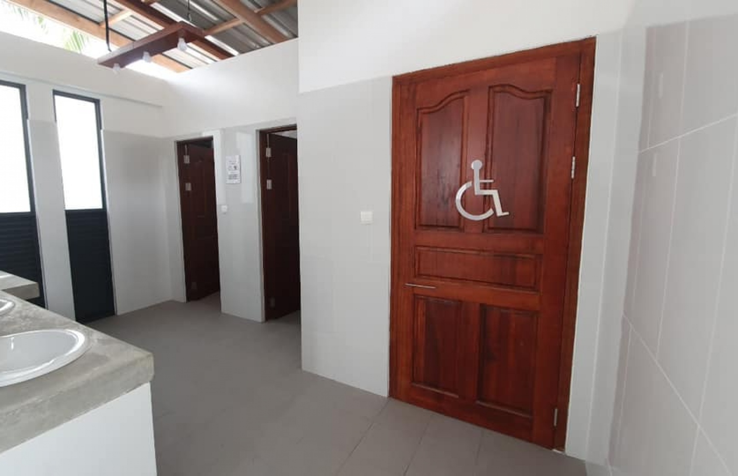 ހުޅުމާލޭގައި ހެދި ފާހަނާ ބަރިތައް. --- ފޮޓޯ: އެޗްޑީސީ