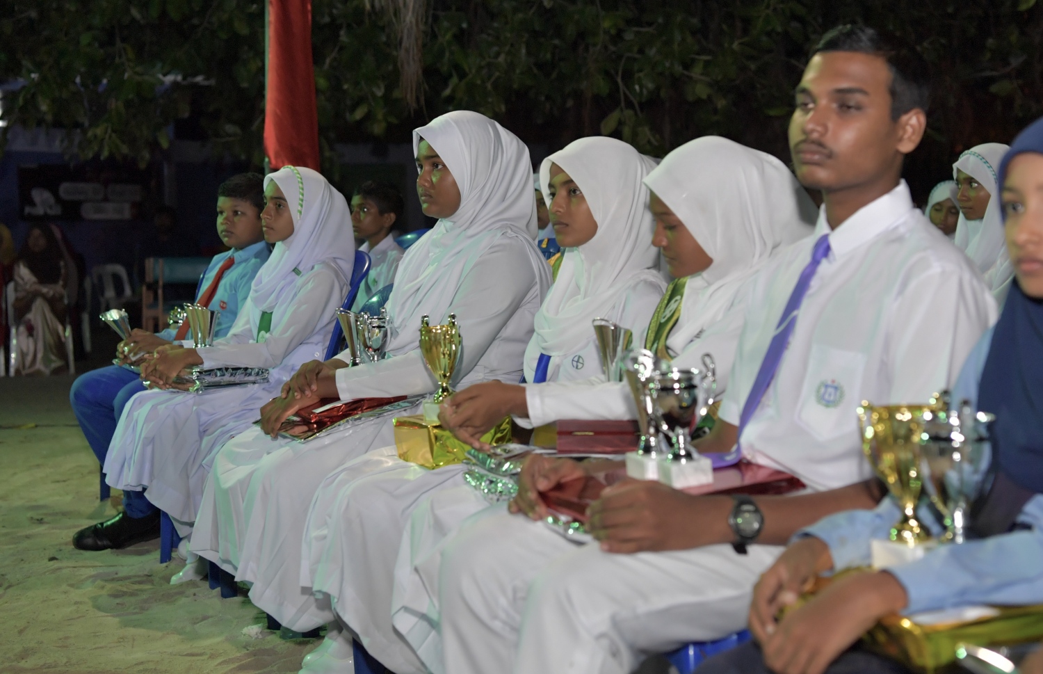 ސްކޫލު ކުދިންތަކެއް ހަފުލާއެއްގައި: ދިވެހި ބަސް ފަސޭހަ ކޮށްދޭން ޖެހޭ-- ފައިލް ފޮޓޯ