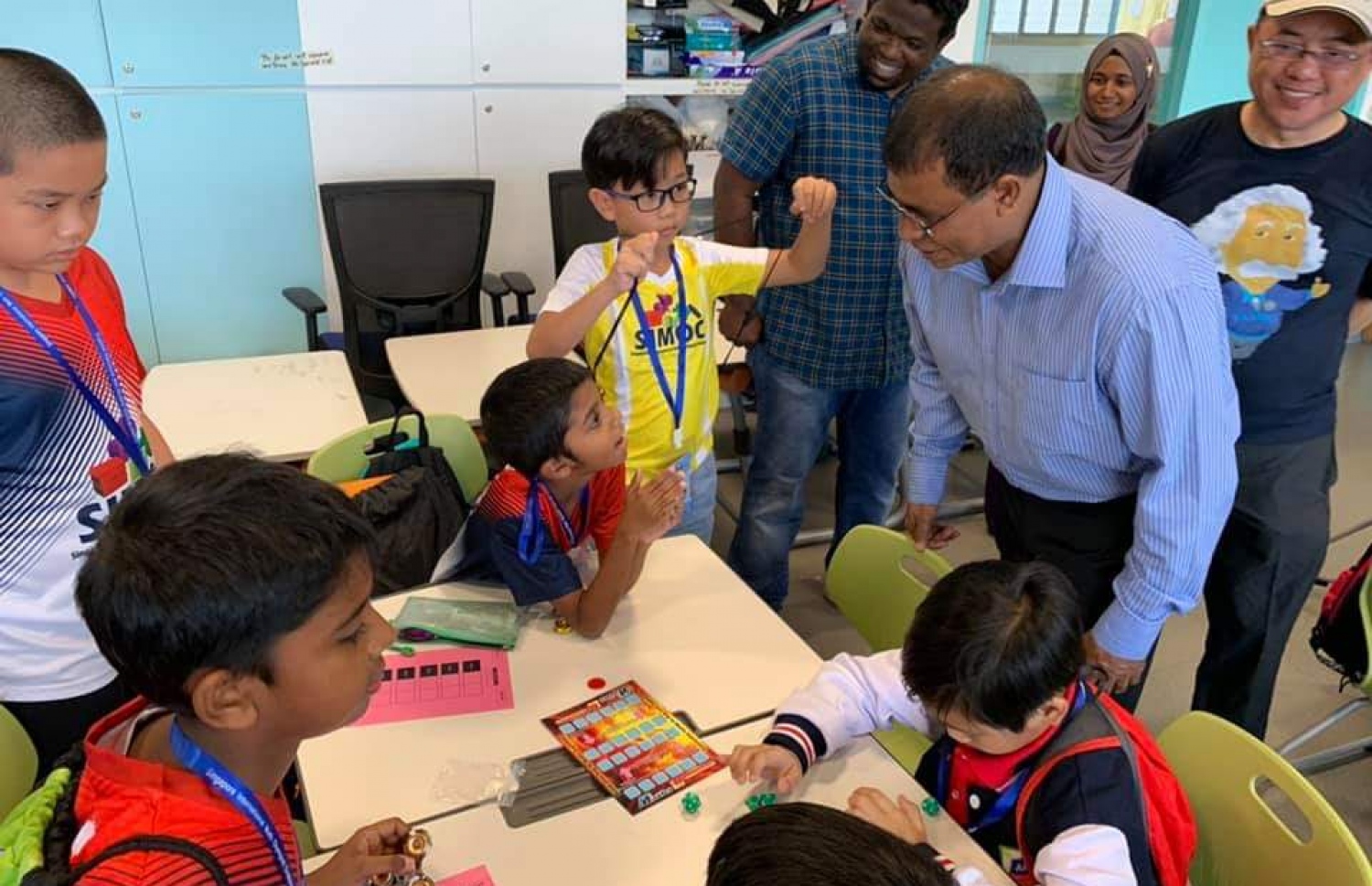 ބޭރުގައި ބޭއްވި ޕްރޮގްރާމެއްގައި ބްރައިޓް ވޭ ދަރިވަރުންތަކެއް ބައިވެރިވަނީ -- ފޮޓޯ: ބްރައިޓްވޭ ސްކޫލް