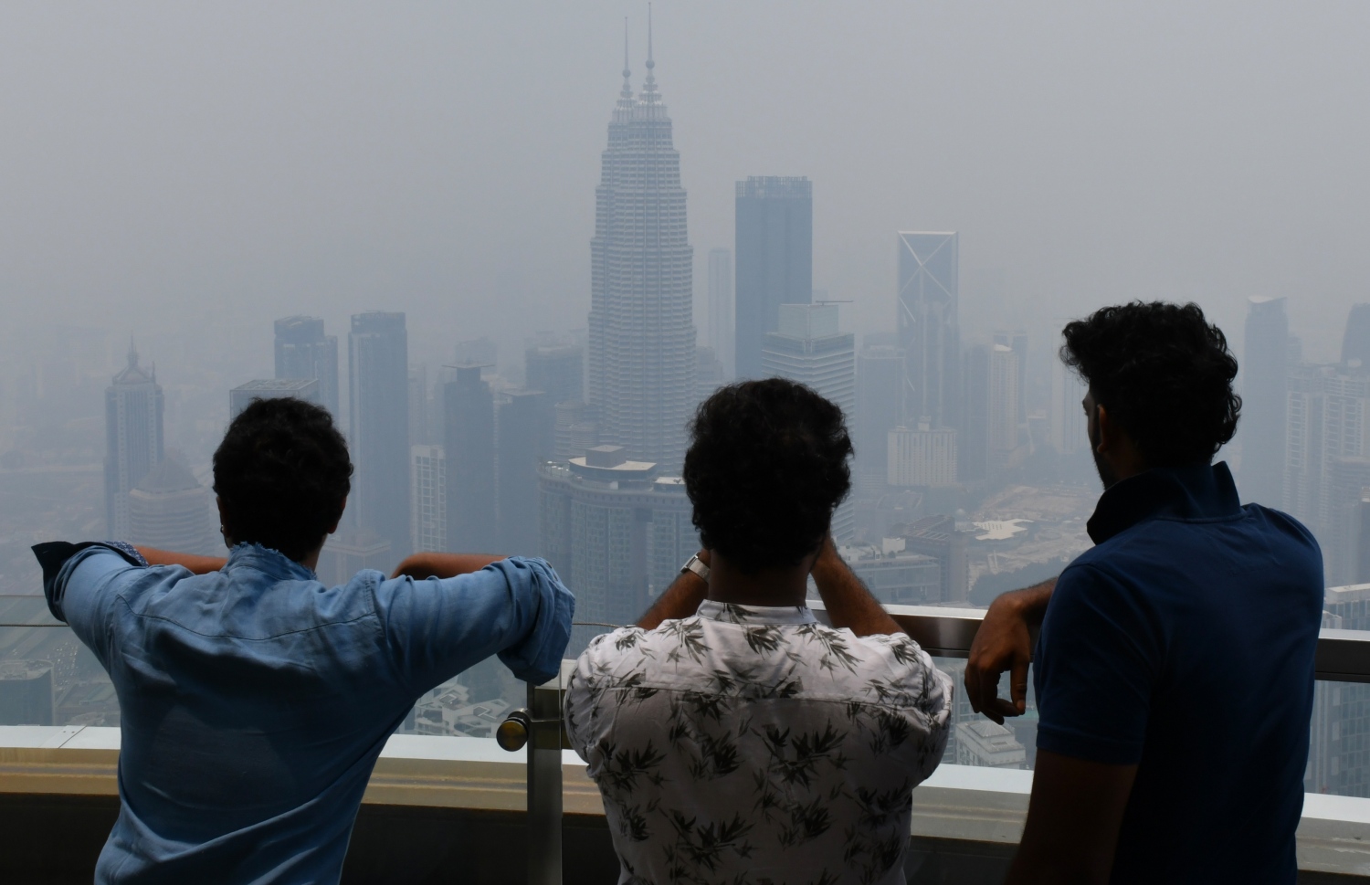 މެލޭޝިއާ، ސިންގަޕޫރު އަދި އިންޑޮނީޝިއާގެ ޖައްވުމުގައި ދުންބޯވުން