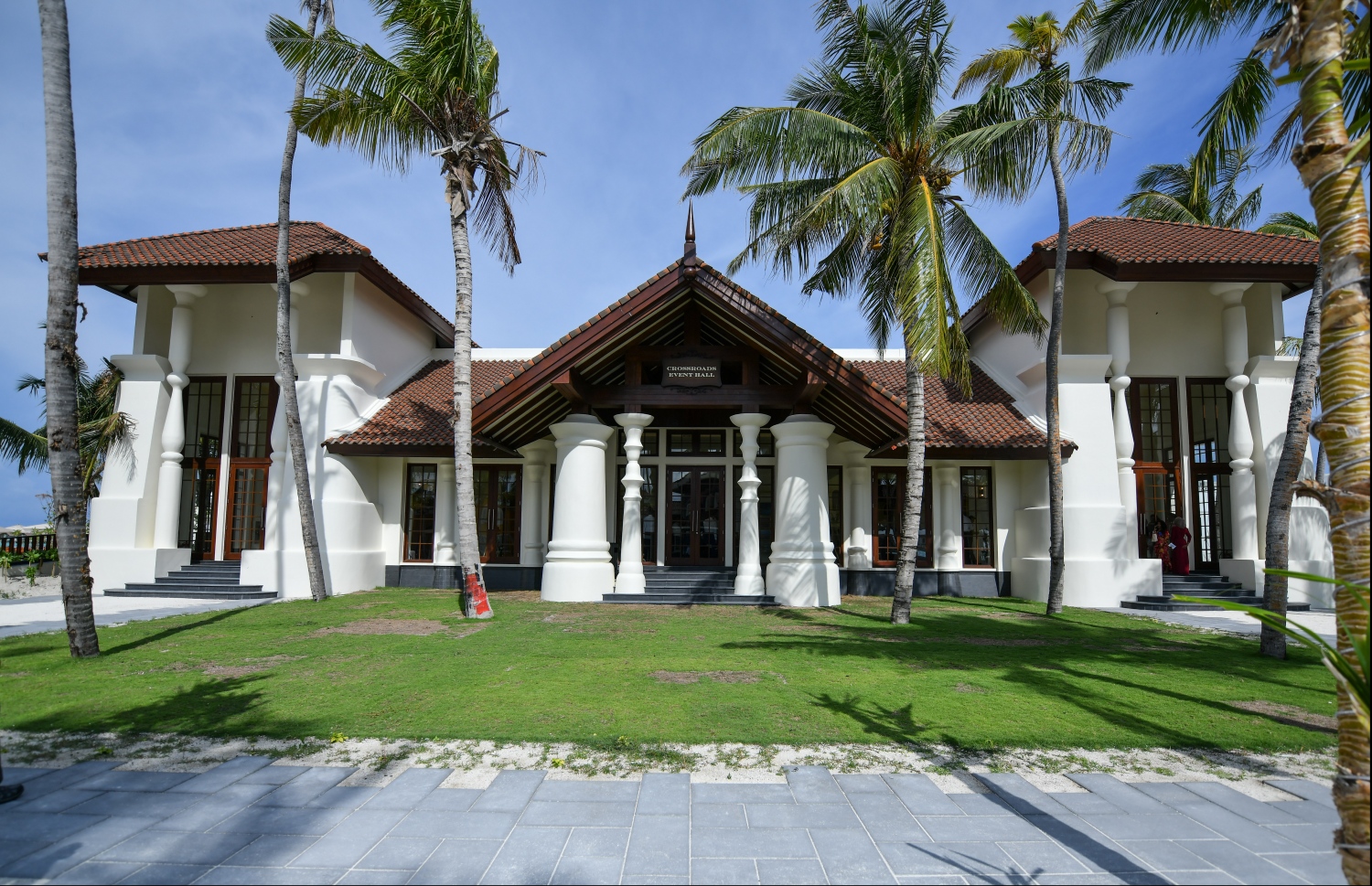 ކްރޮސްރޯޑްސްގައި ހަދާފައިވާ އިމާރާތެއް-- ފޮޓޯ: ހުސައިން ވަހީދު/ މިހާރު