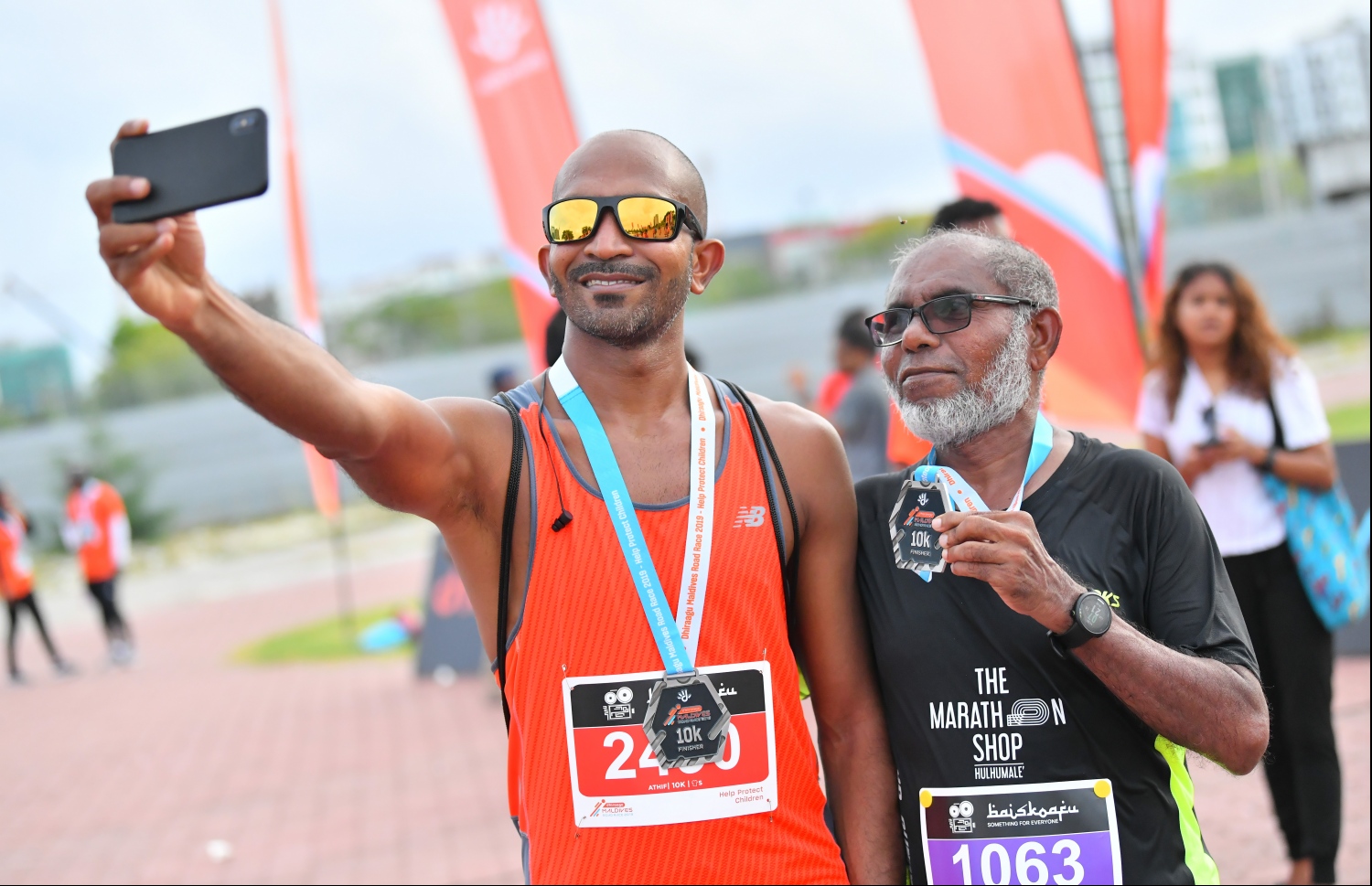 ހުޅުމާލެ: ސެޕްޓެމްބަރު 20، 2019: ރާއްޖޭގައި ބާއްވާ ދުވުމުގެ އެންމެ ބޮޑު ރޭސް ކަމަށްވާ، ދިރާގު މޯލްޑިވްސް ރޯޑް ރޭސްގެ މިއަހަރުގެ 10 ކިލޯމީޓަރު ދުވުމުގެ ތެރެއިން.---ފޮޓޯ: ހުސައިން ވަހީދު/މިހާރު