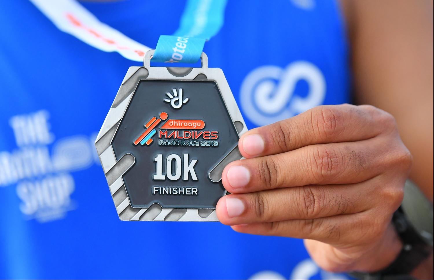 ހުޅުމާލެ: ސެޕްޓެމްބަރު 20، 2019: ރާއްޖޭގައި ބާއްވާ ދުވުމުގެ އެންމެ ބޮޑު ރޭސް ކަމަށްވާ، ދިރާގު މޯލްޑިވްސް ރޯޑް ރޭސްގެ މިއަހަރުގެ 10 ކިލޯމީޓަރު ދުވުމުގެ ތެރެއިން.---ފޮޓޯ: ހުސައިން ވަހީދު/މިހާރު