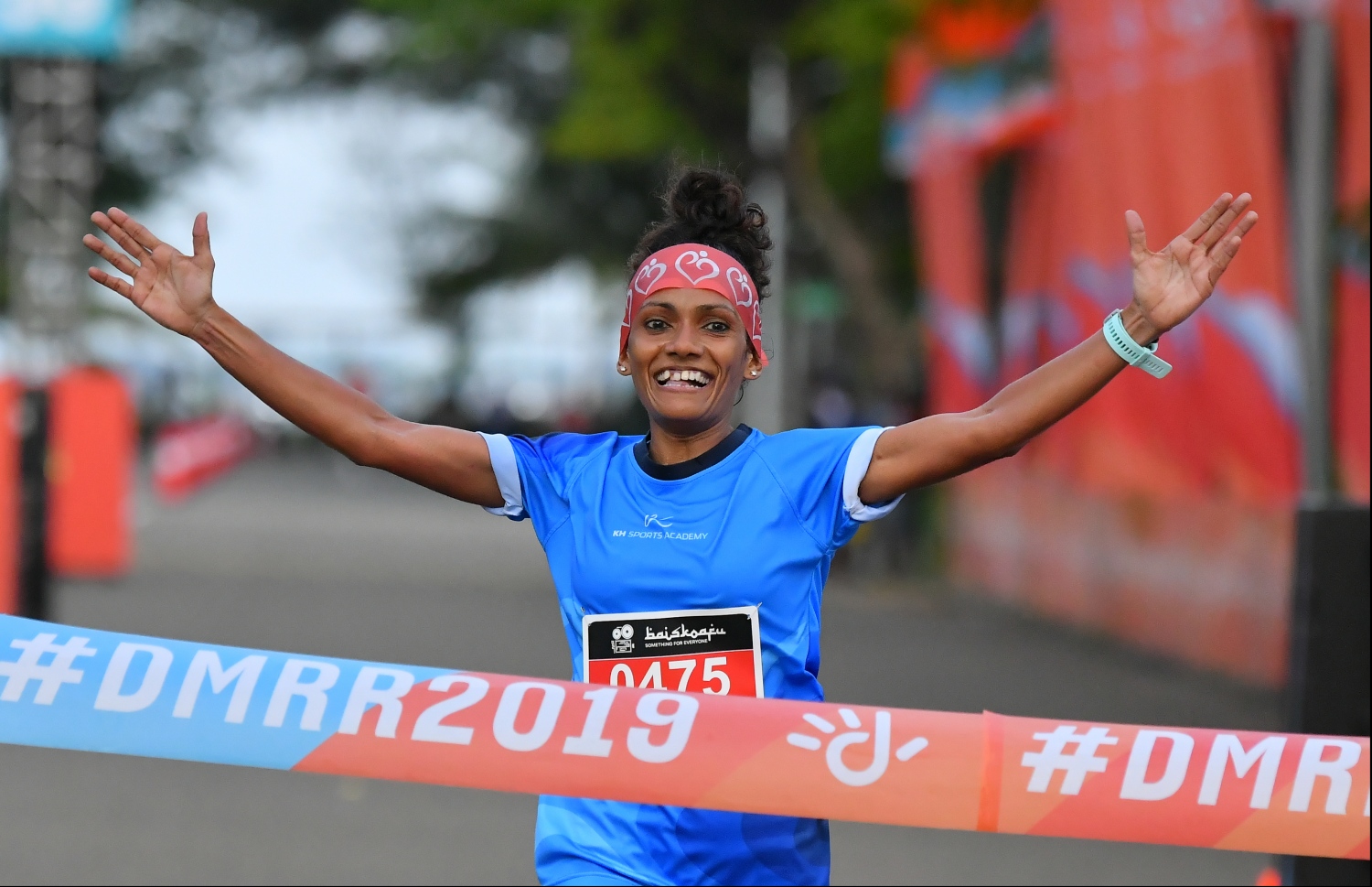 ހުޅުމާލެ: ސެޕްޓެމްބަރު 20، 2019: ރާއްޖޭގައި ބާއްވާ ދުވުމުގެ އެންމެ ބޮޑު ރޭސް ކަމަށްވާ، ދިރާގު މޯލްޑިވްސް ރޯޑް ރޭސްގެ މިއަހަރުގެ 10 ކިލޯމީޓަރު ދުވުމުގެ ތެރެއިން.---ފޮޓޯ: ހުސައިން ވަހީދު/މިހާރު