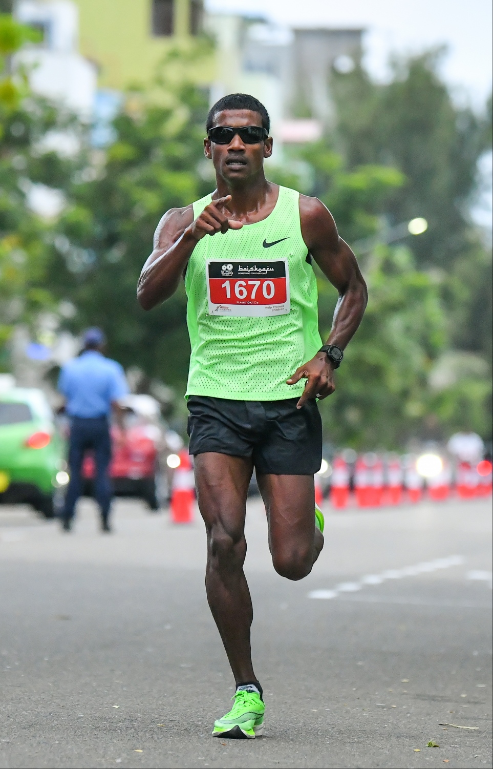 ހުޅުމާލެ: ސެޕްޓެމްބަރު 20، 2019: ރާއްޖޭގައި ބާއްވާ ދުވުމުގެ އެންމެ ބޮޑު ރޭސް ކަމަށްވާ، ދިރާގު މޯލްޑިވްސް ރޯޑް ރޭސްގެ މިއަހަރުގެ 10 ކިލޯމީޓަރު ދުވުމުގެ ތެރެއިން.---ފޮޓޯ: ހުސައިން ވަހީދު/މިހާރު